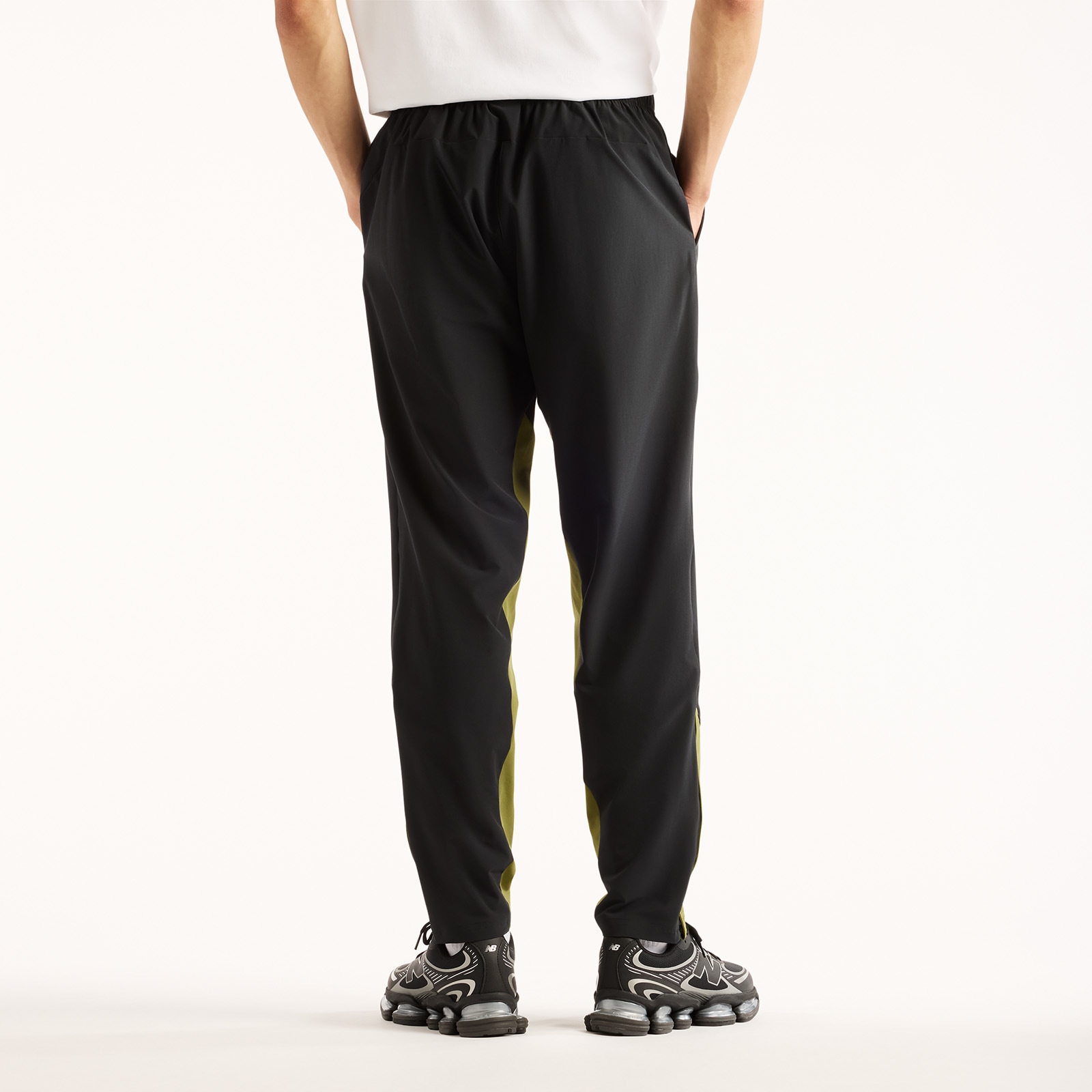 New Balance Pantalon de survêtement »UTILITY STRETCH WOVEN PANT«  pantalon d'entraînement pour fitness et mode sportive, style sportif