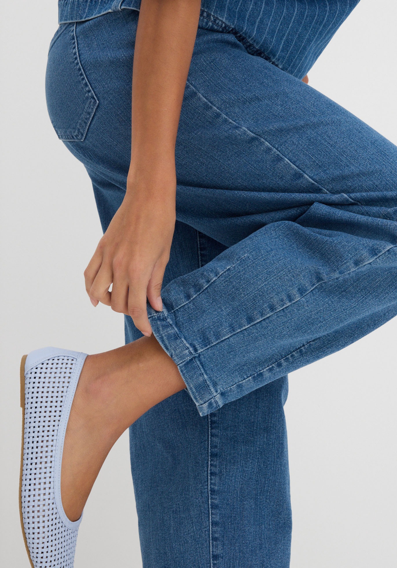 bonprix Mom-Jeans Loose Fit, elastischer Bund, aus Baumwolle, Polyester und Elasthan