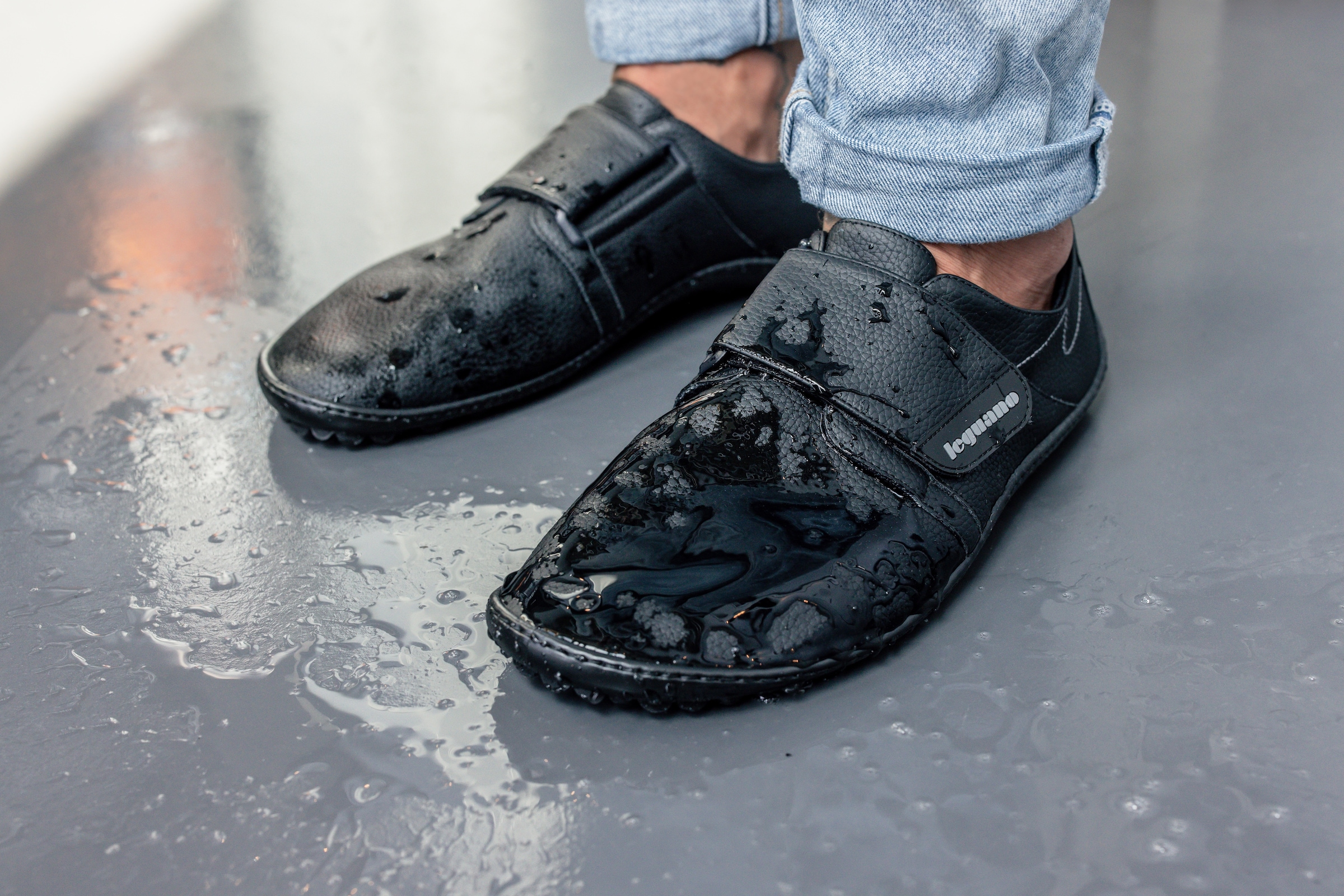 Leguano Chaussures pieds nus »NERON«  chaussure à scratch, chaussure confortable, flats avec fermeture pratique à scratch
