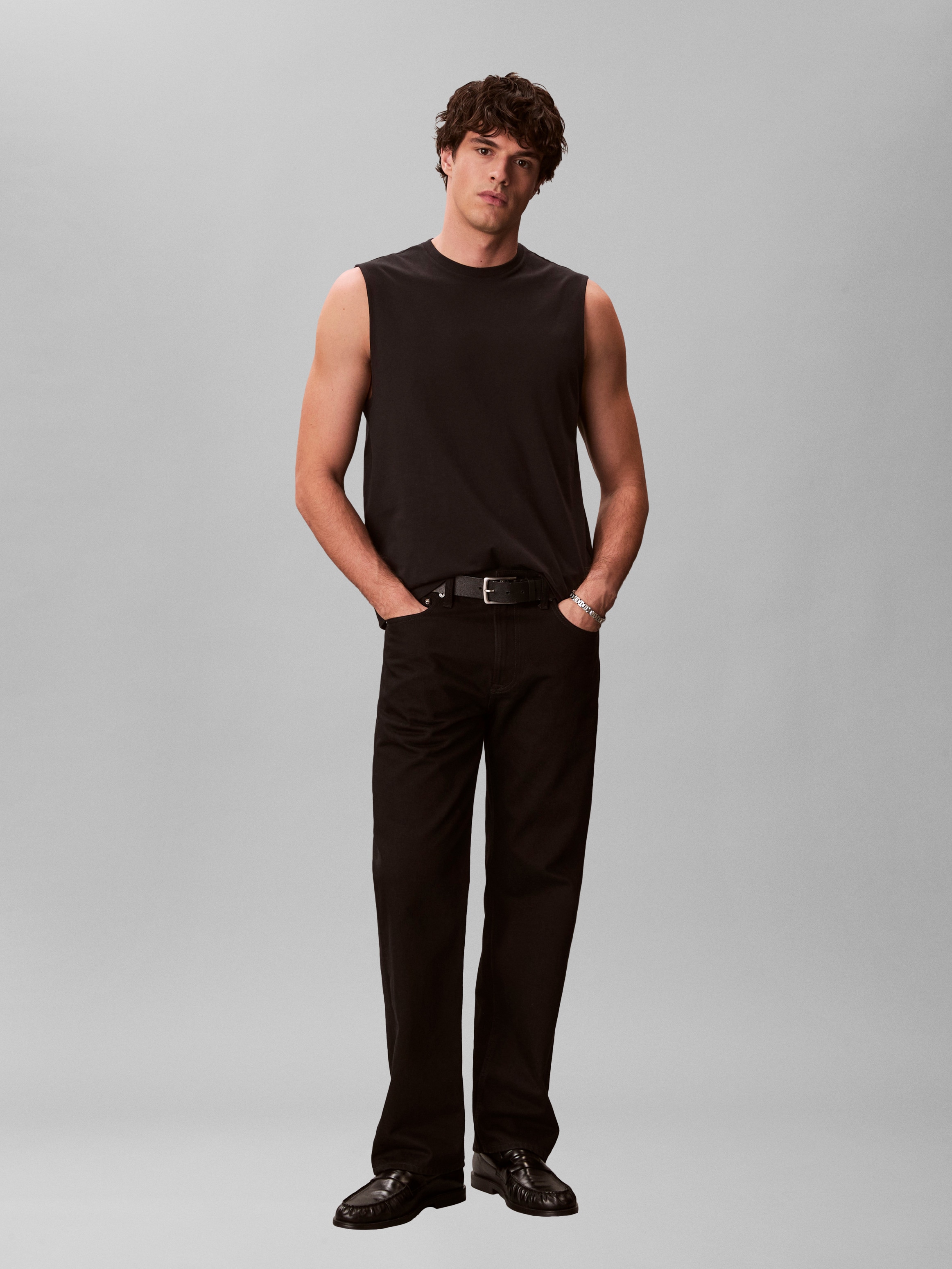 Calvin Klein Tanktop »JERSEY BADGE MUSCLE TANK« Regular fit mit Rundhalsausschnitt