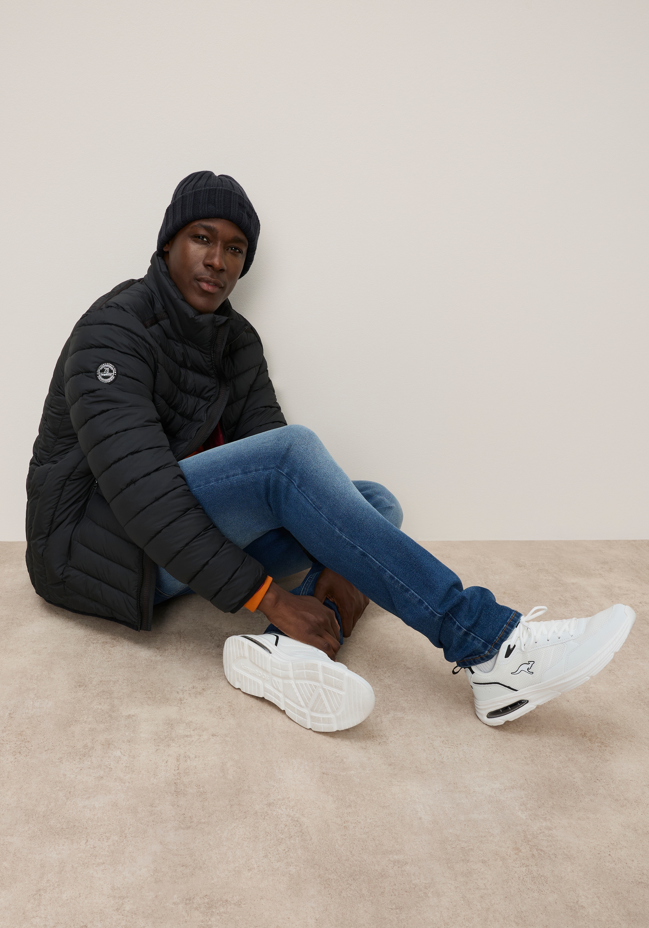 KangaROOS Steppjacke figurumspielende Passform, hüftlange Schnittform, mit Reissverschluss