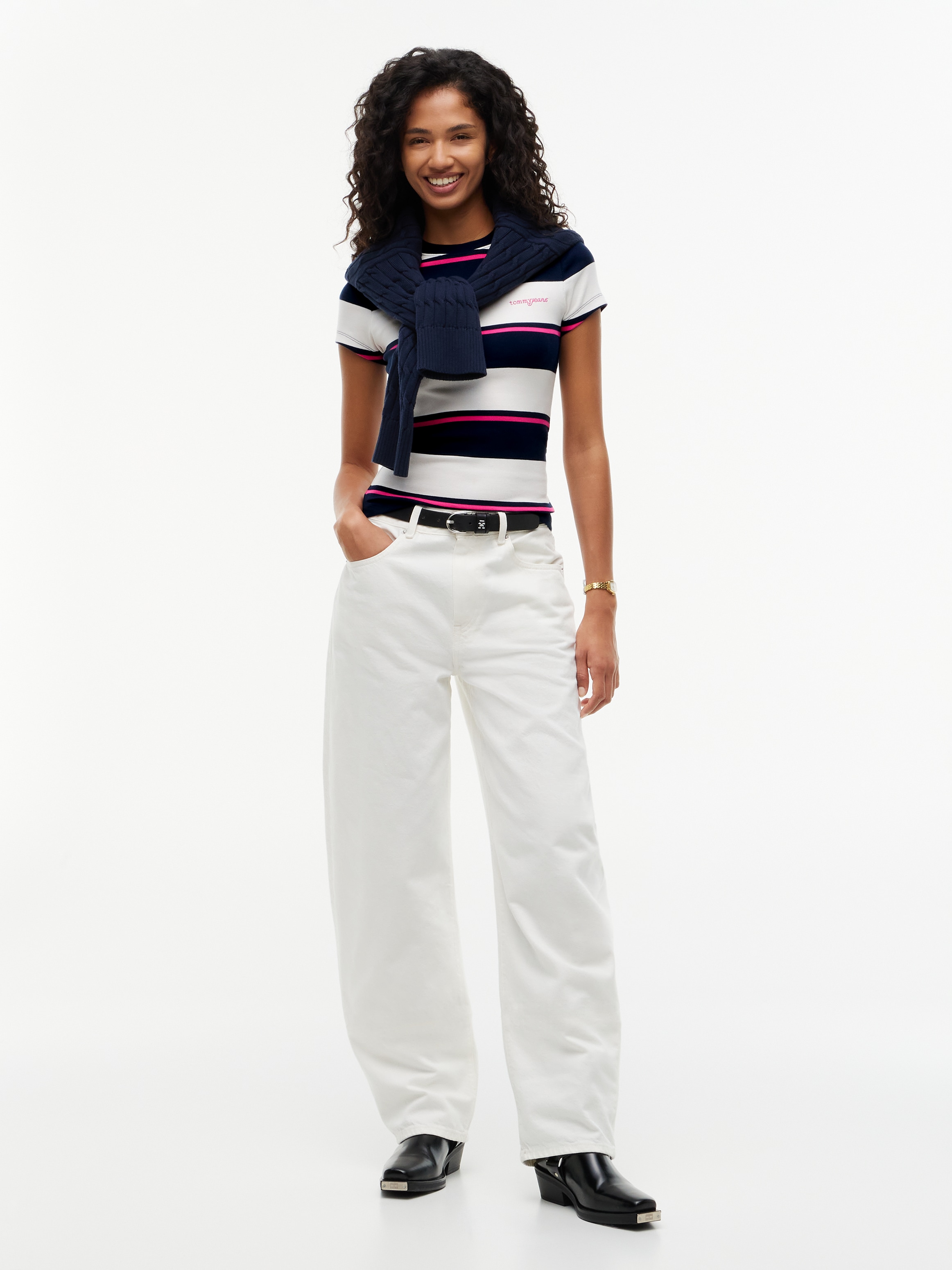 Tommy Jeans Shirt à col rond »TJW SLIM RIB SCRIPT SS TEE« Mélange de coton, coupe slim, ajustée, en structure côtelée