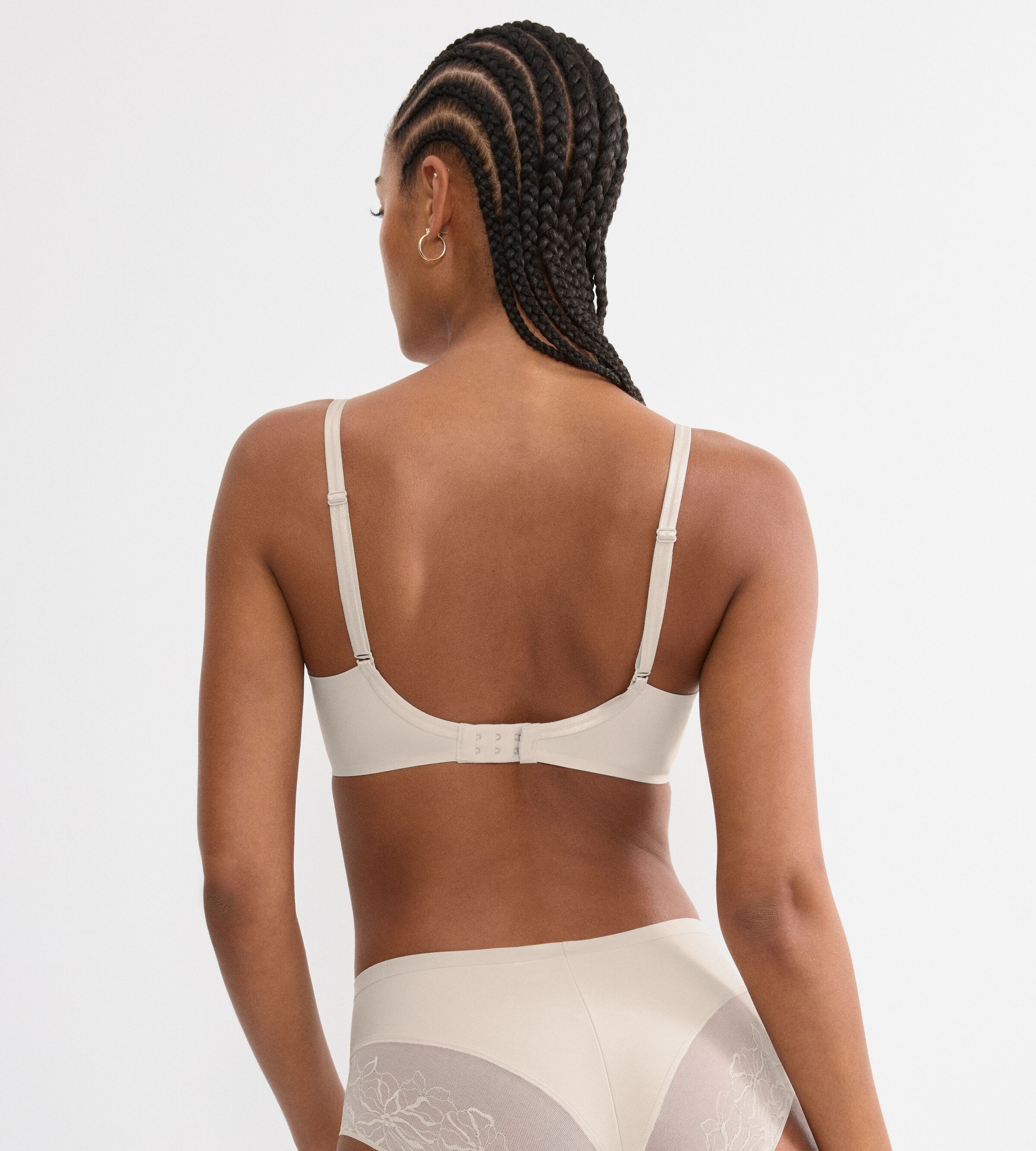 Triumph »Comfort Contour W01« verkleinert die Brust optisch um eine Cup-Grösse
