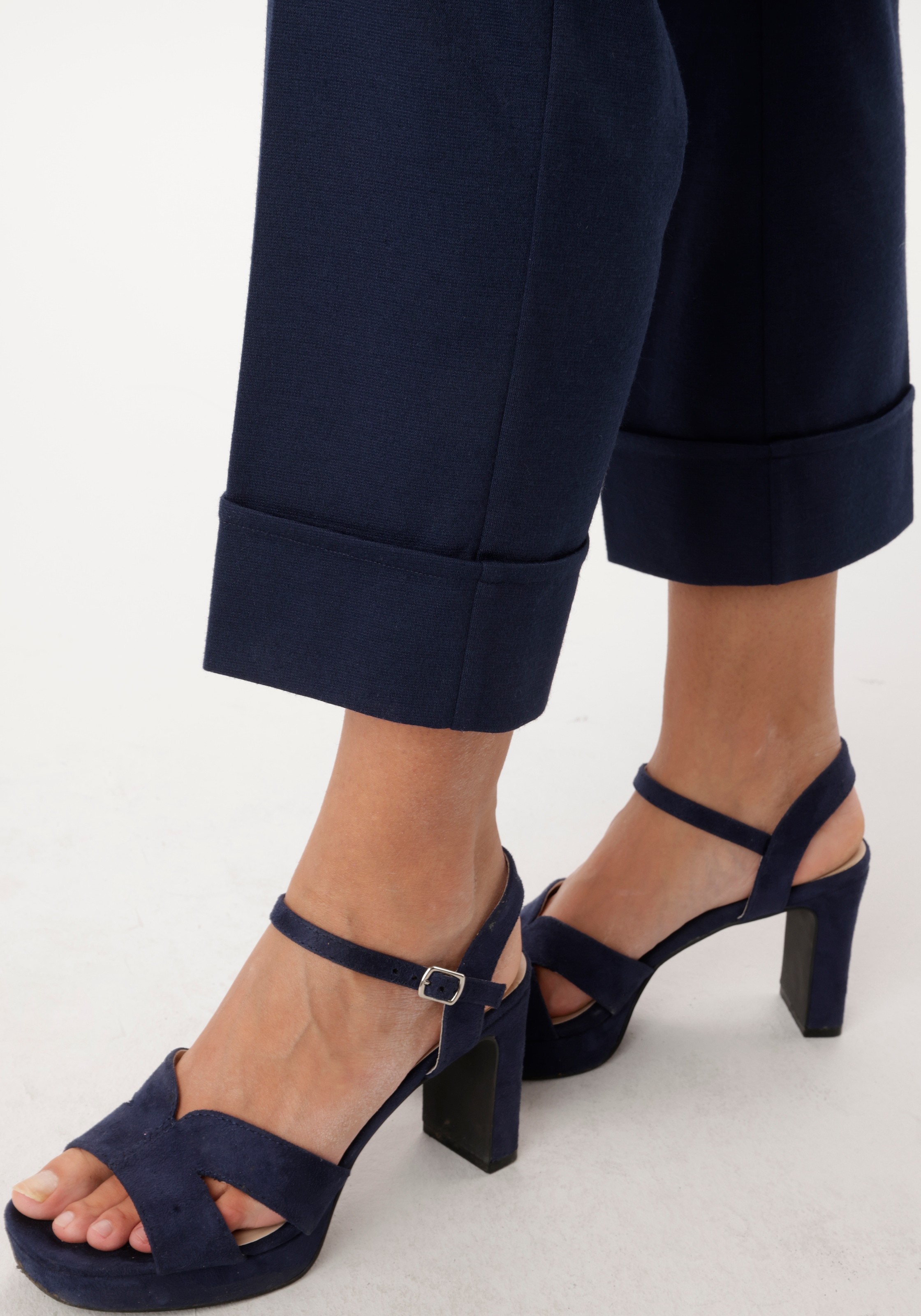 Aniston SELECTED Schlupfhose  breiten, fixierten Umschlag am Saum