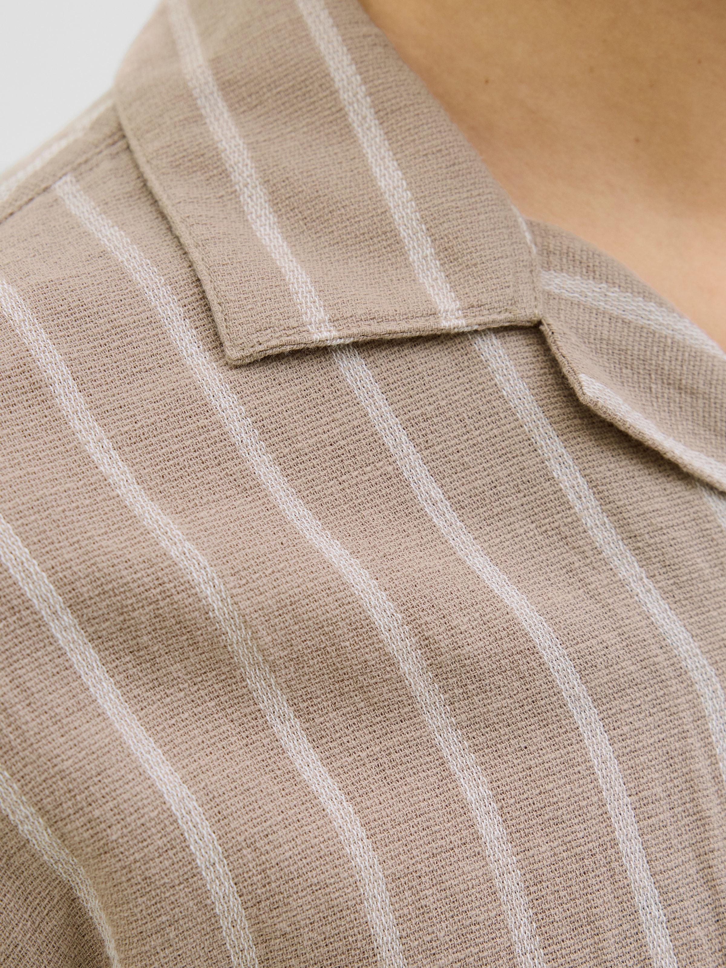 Jack & Jones Kurzarmhemd »JJEENZO STRIPE RESORT SHIRT SS SN« mit Streifen Muster