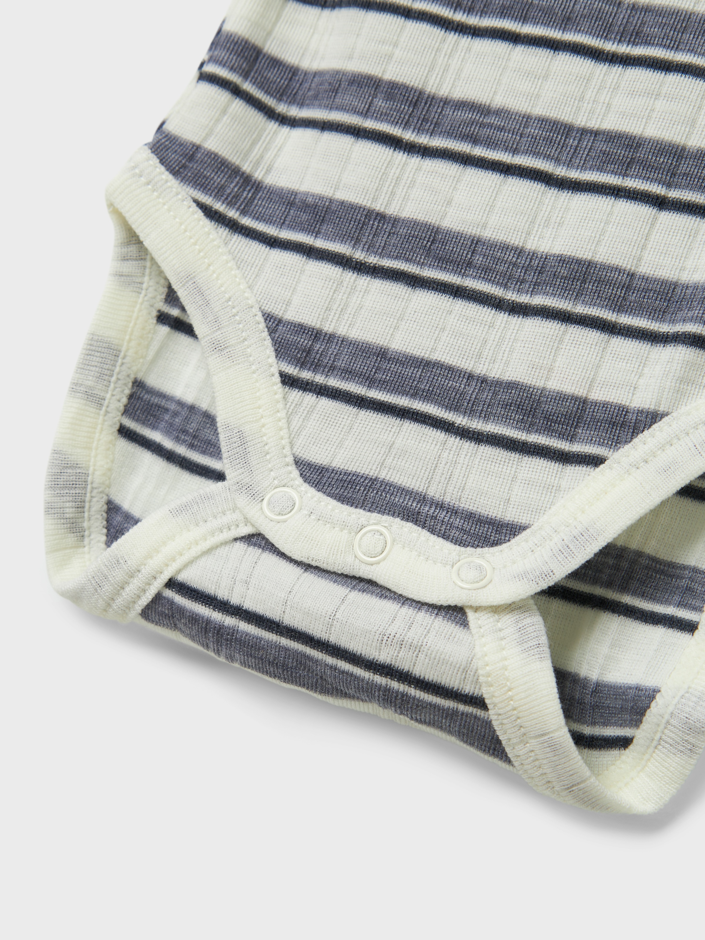 Name It Body à manches longues »NBMWANG WOOL NEEDLE LS BODY NOOS« aus reiner Merinowolle