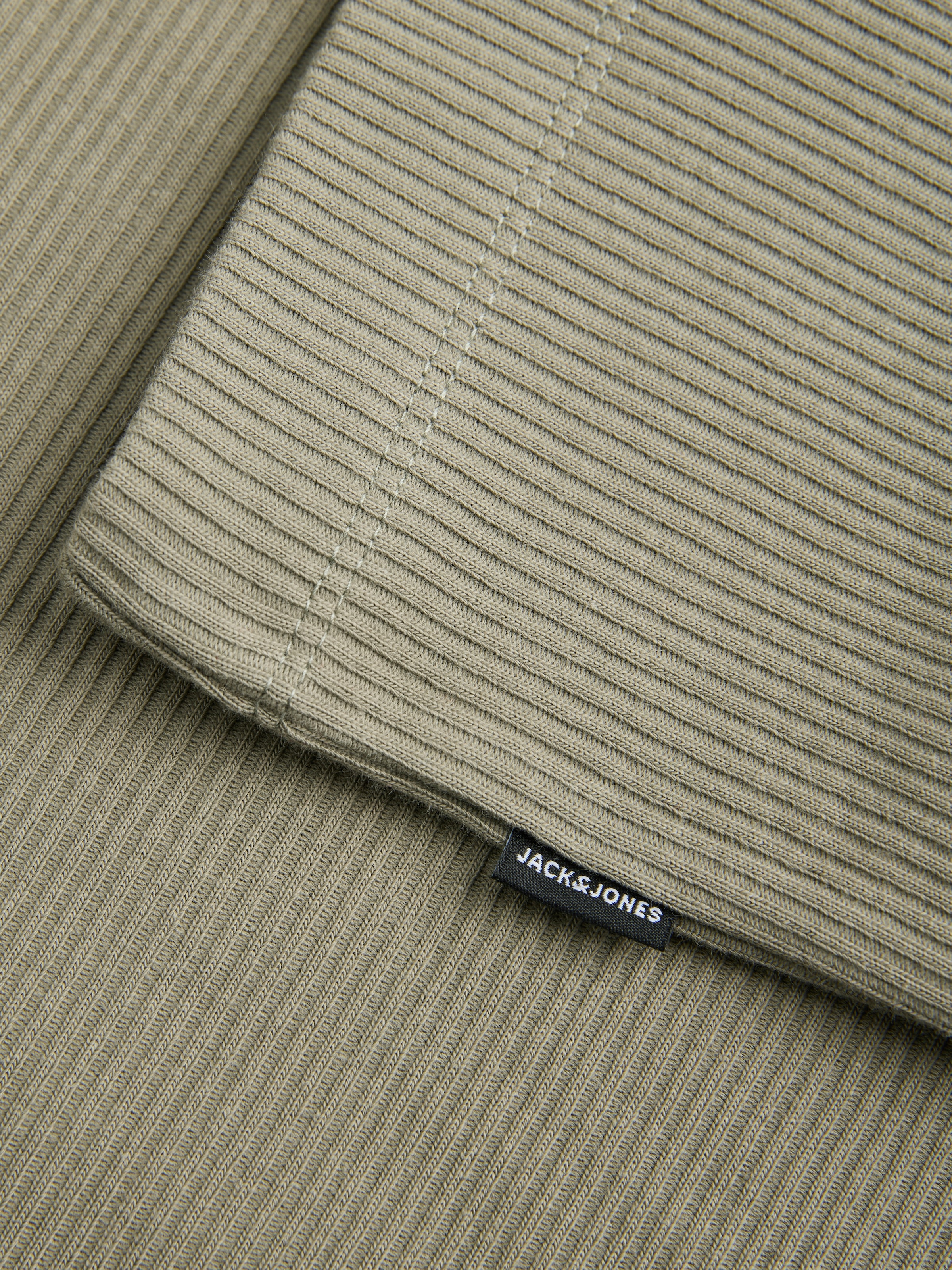 Jack & Jones Rundhalsshirt »JJEHARRISON STRUCTURE TEE SS O-NECK LN« mit Rundhalsusschnitt