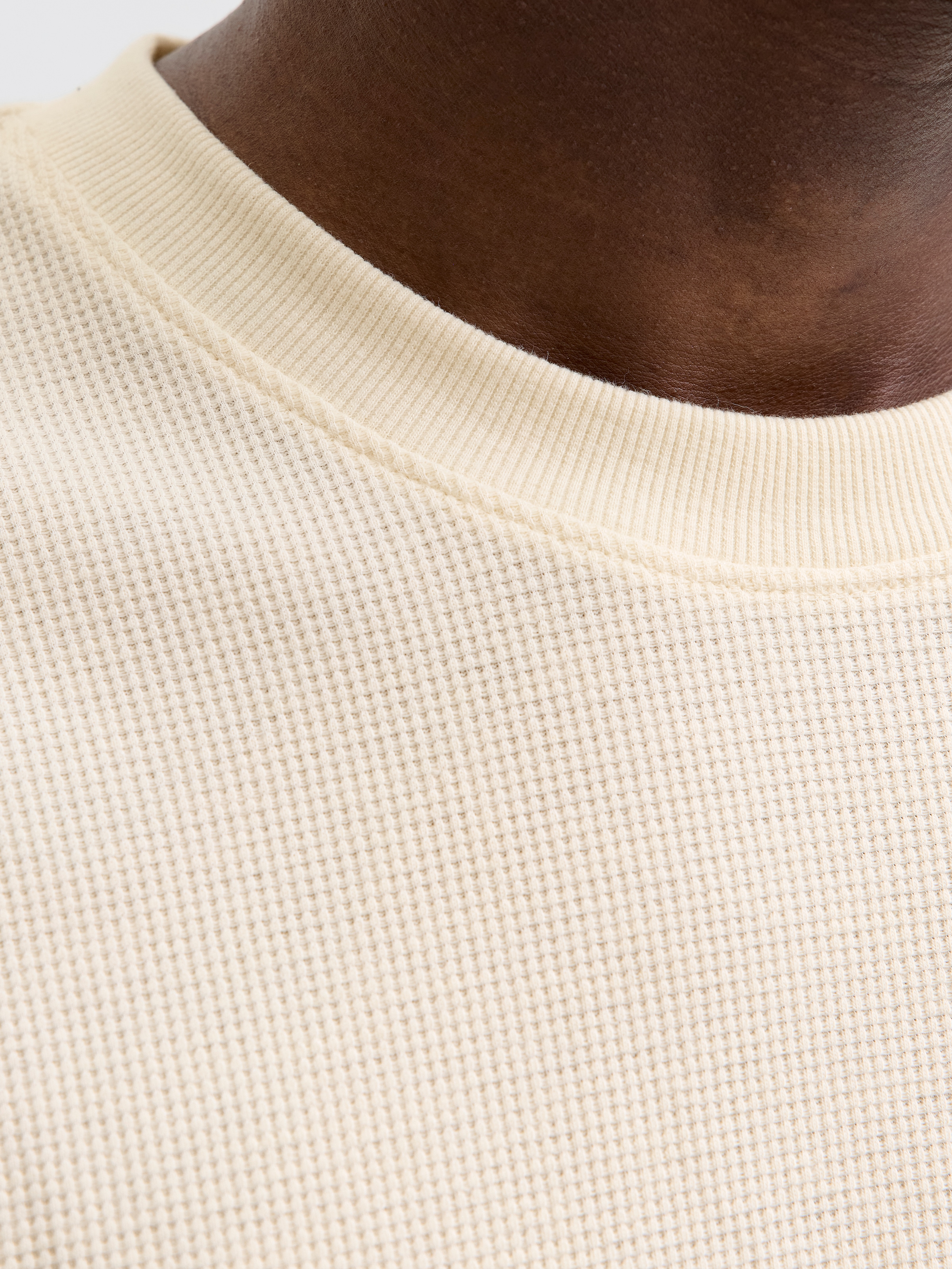 Jack & Jones Shirt à col rond »JJEAUSTIN TEE SS NOOS« Materialmix, relaxed fit