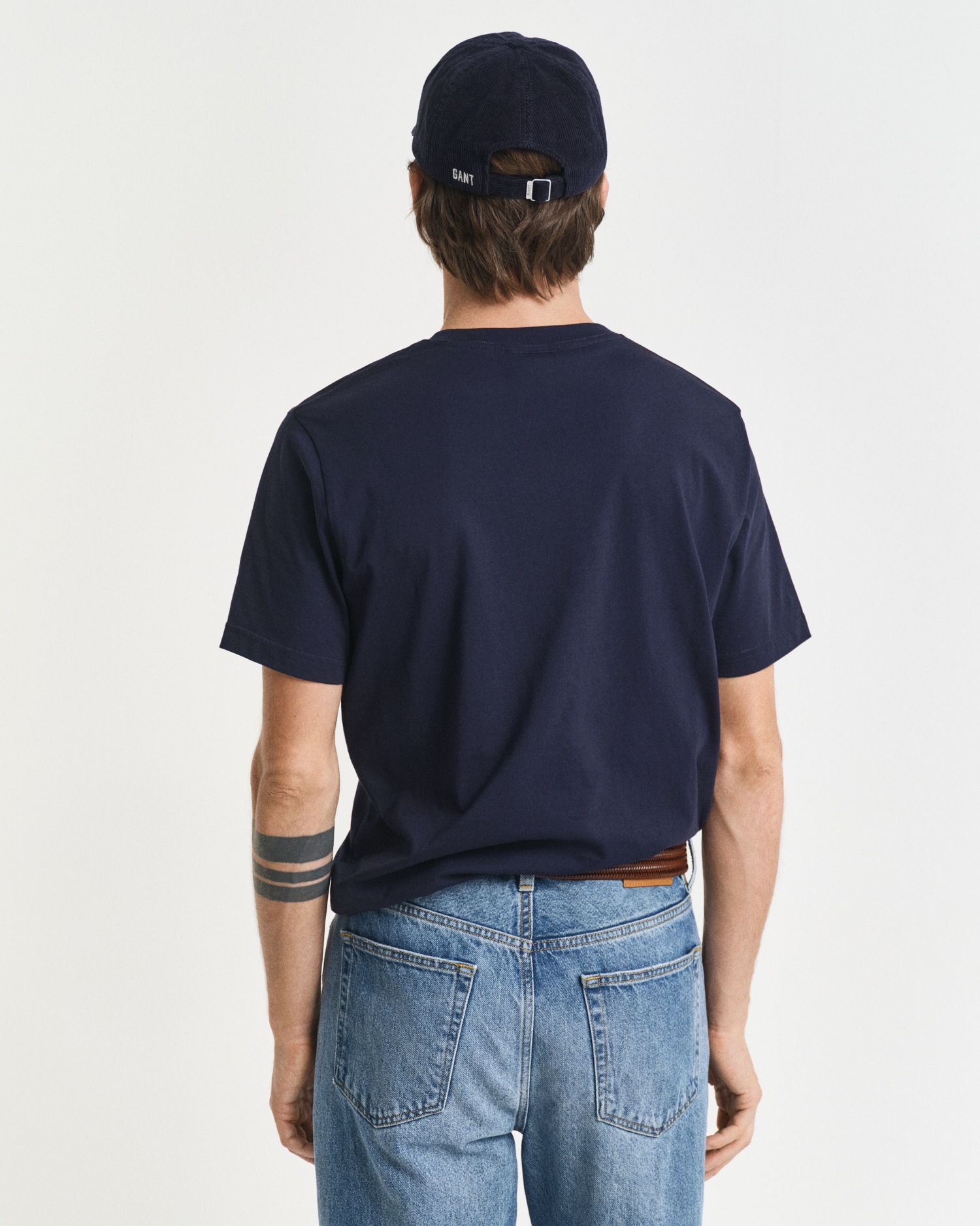 Gant T-Shirt »REG ARCHIVE SHIELD EMB SS T-SHIRT« von dem Archiv aus den 1980er-Jahren inspiriert