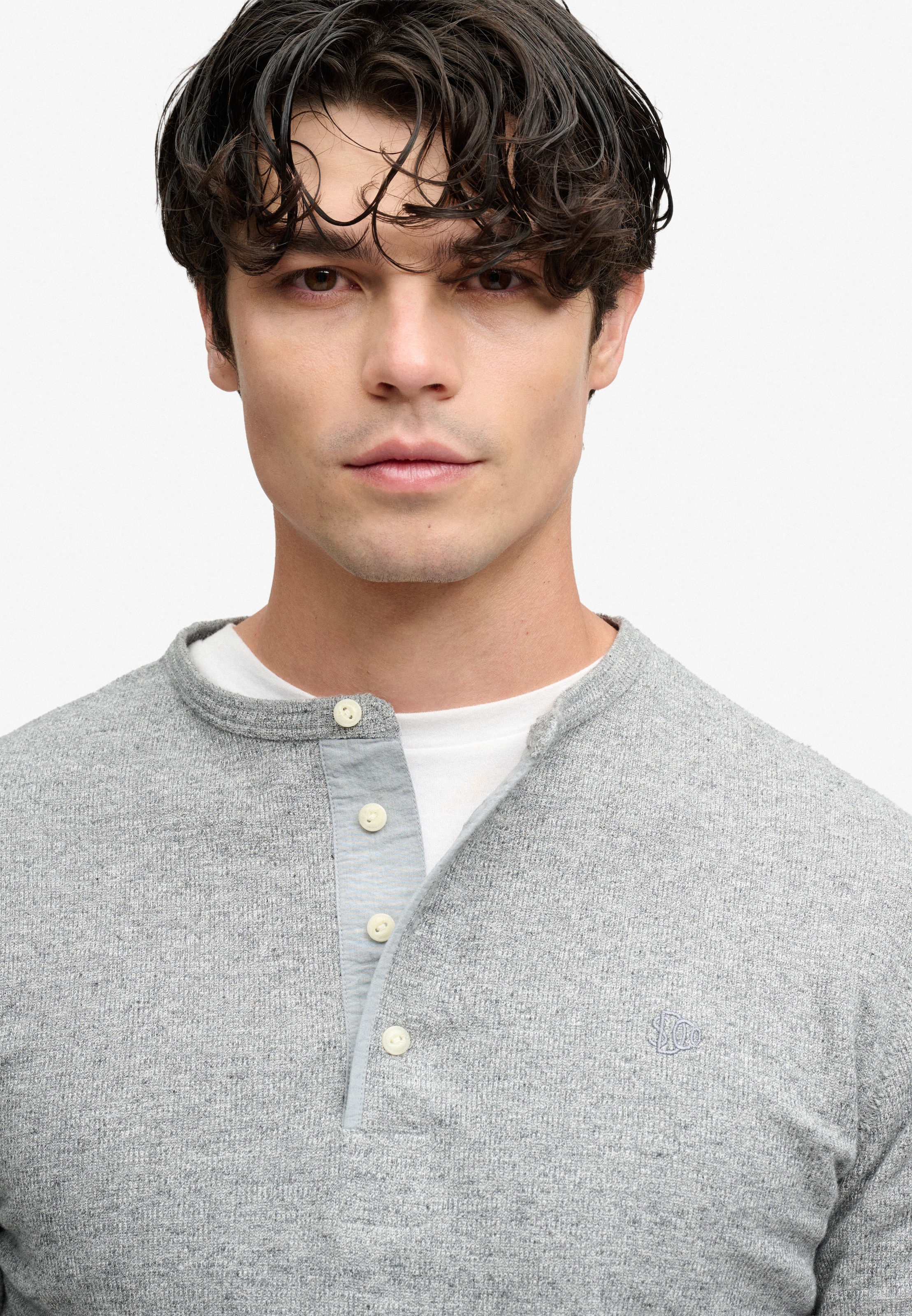 Superdry Langarmshirt »MINI SLUB WAFFLE LS GRANDAD« lockere Passform, mit Rundhalsausschnitt, aus Baumwolle