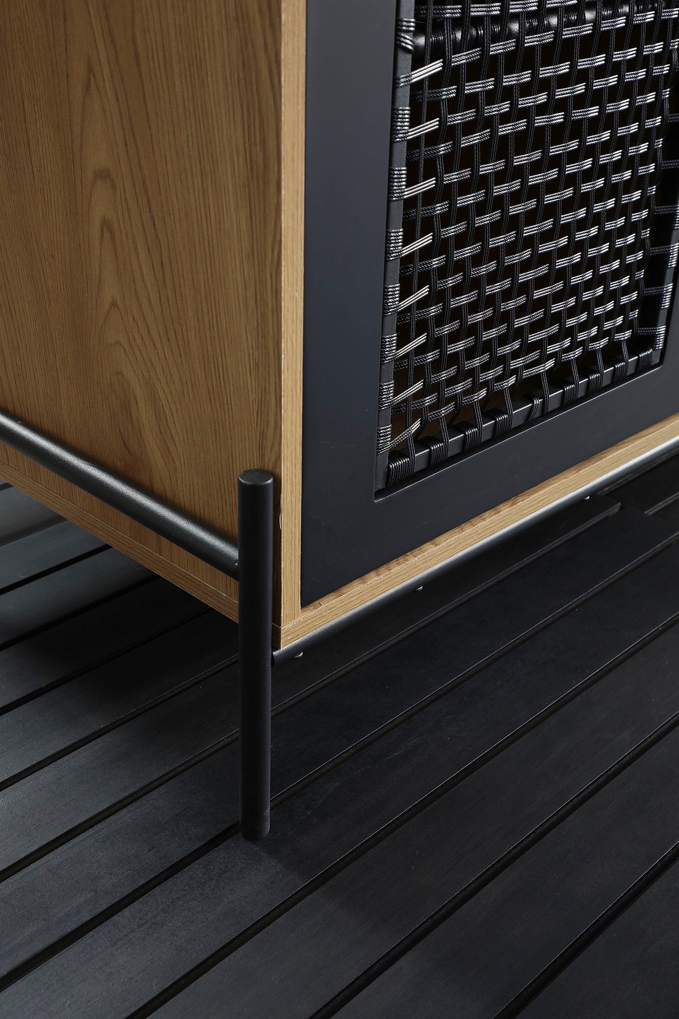 SalesFever Sideboard »York Stilvolle Kommode« Polyrattan-Kommode: Mattschwarz, stilvoll und praktisch.