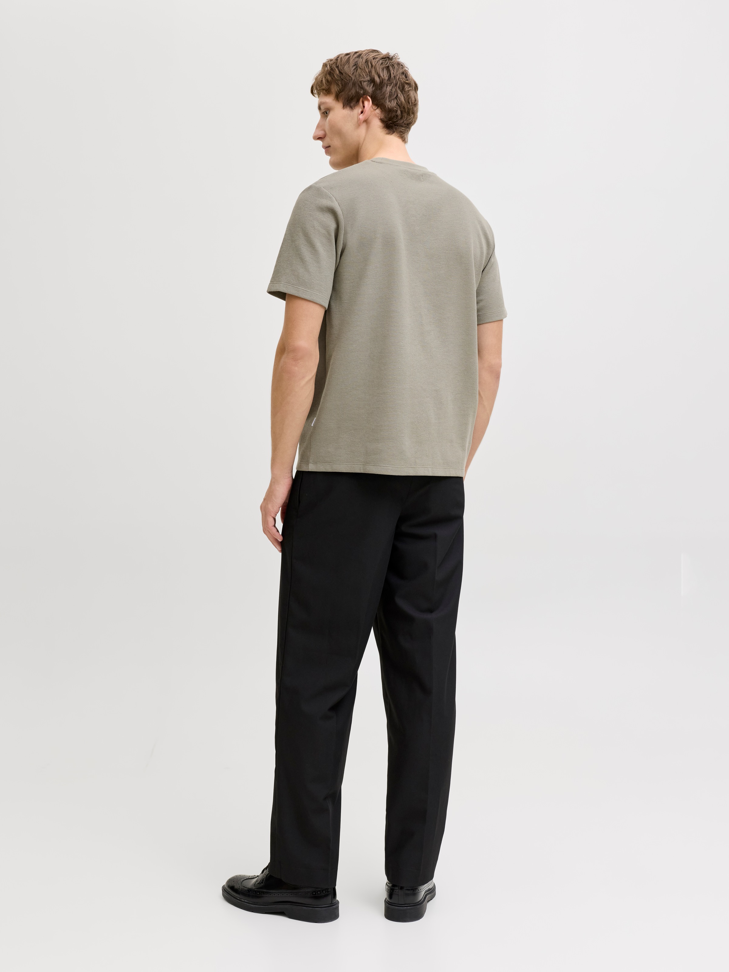 Jack & Jones Shirt à col rond »JJEAUSTIN TEE SS NOOS« mélange de matières, coupe décontractée