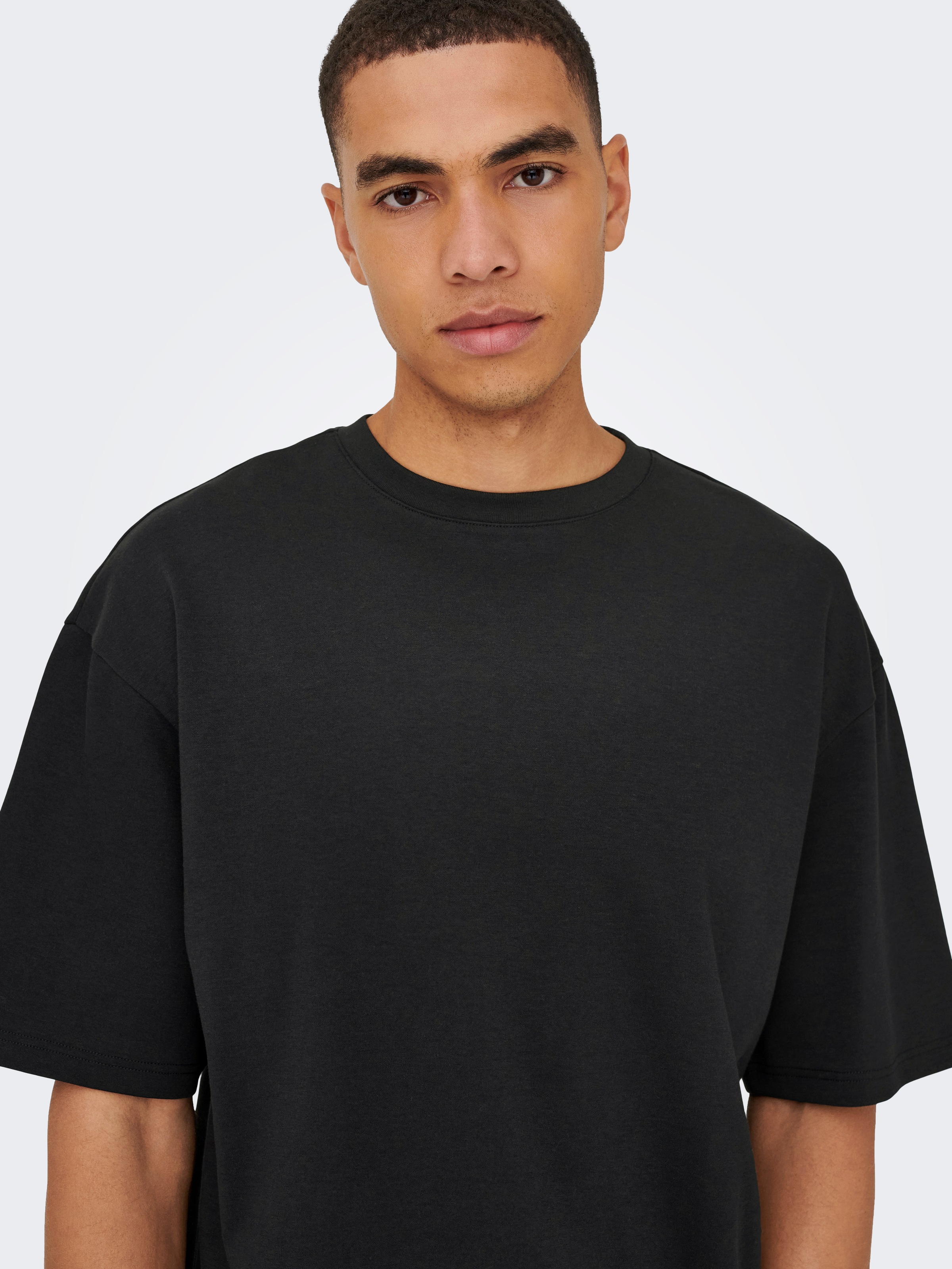 ONLY & SONS Shirt à col rond »ONSCASPIAN AUT SS TEE« mélange coton, coupe régulière
