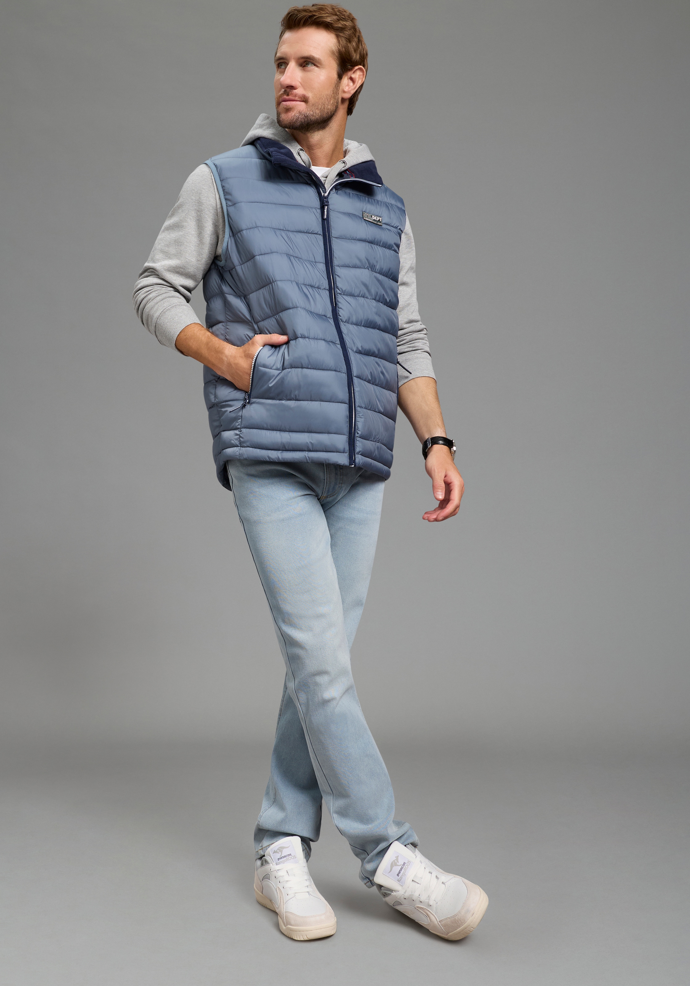 KangaROOS Gilet matelassé unifarben mit kontrastfarbenen Details, ideal für den Übergang