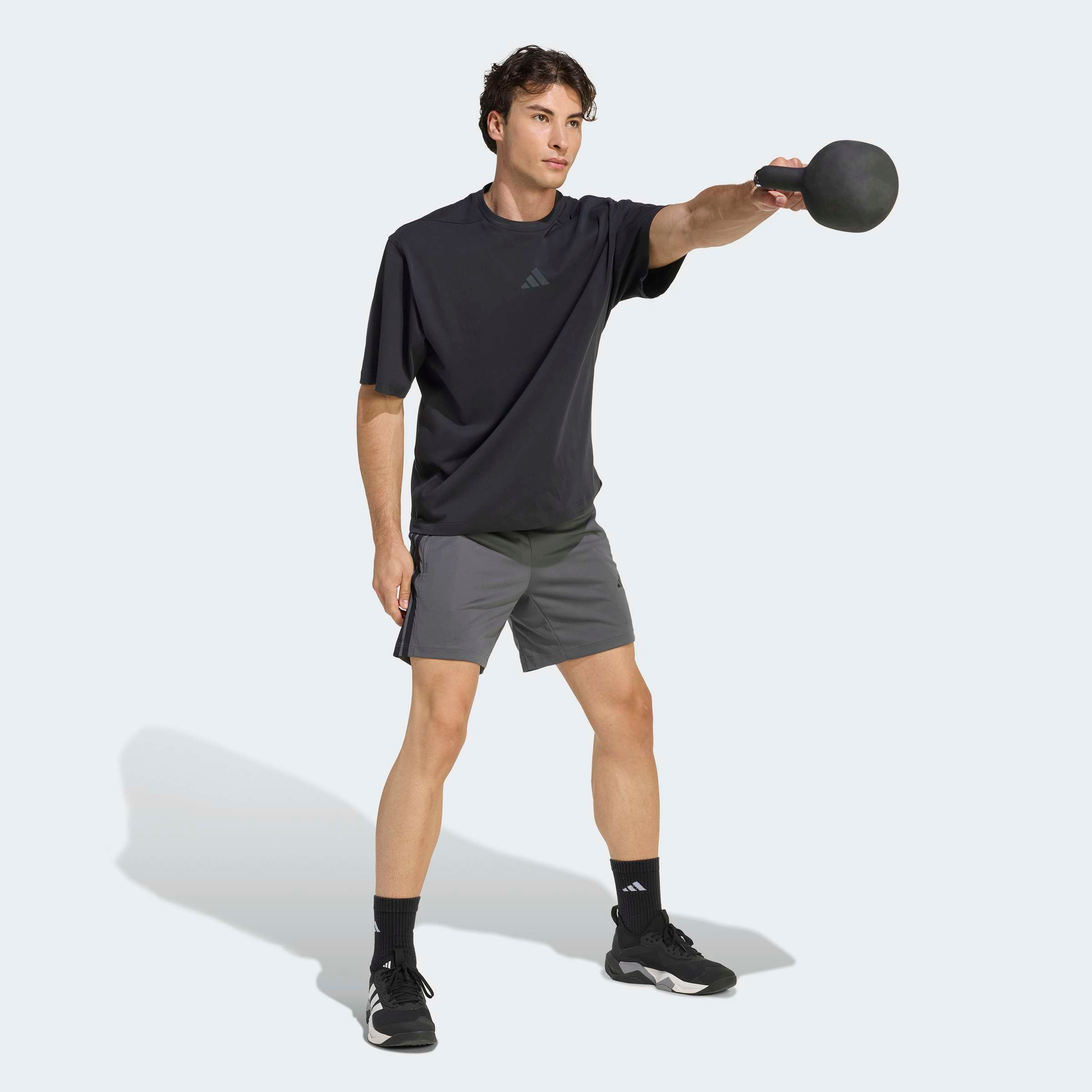 adidas Performance Short »WORKOUT ESSENTIALS BASE 3-STRIPES PIQUÉ 7 IN«