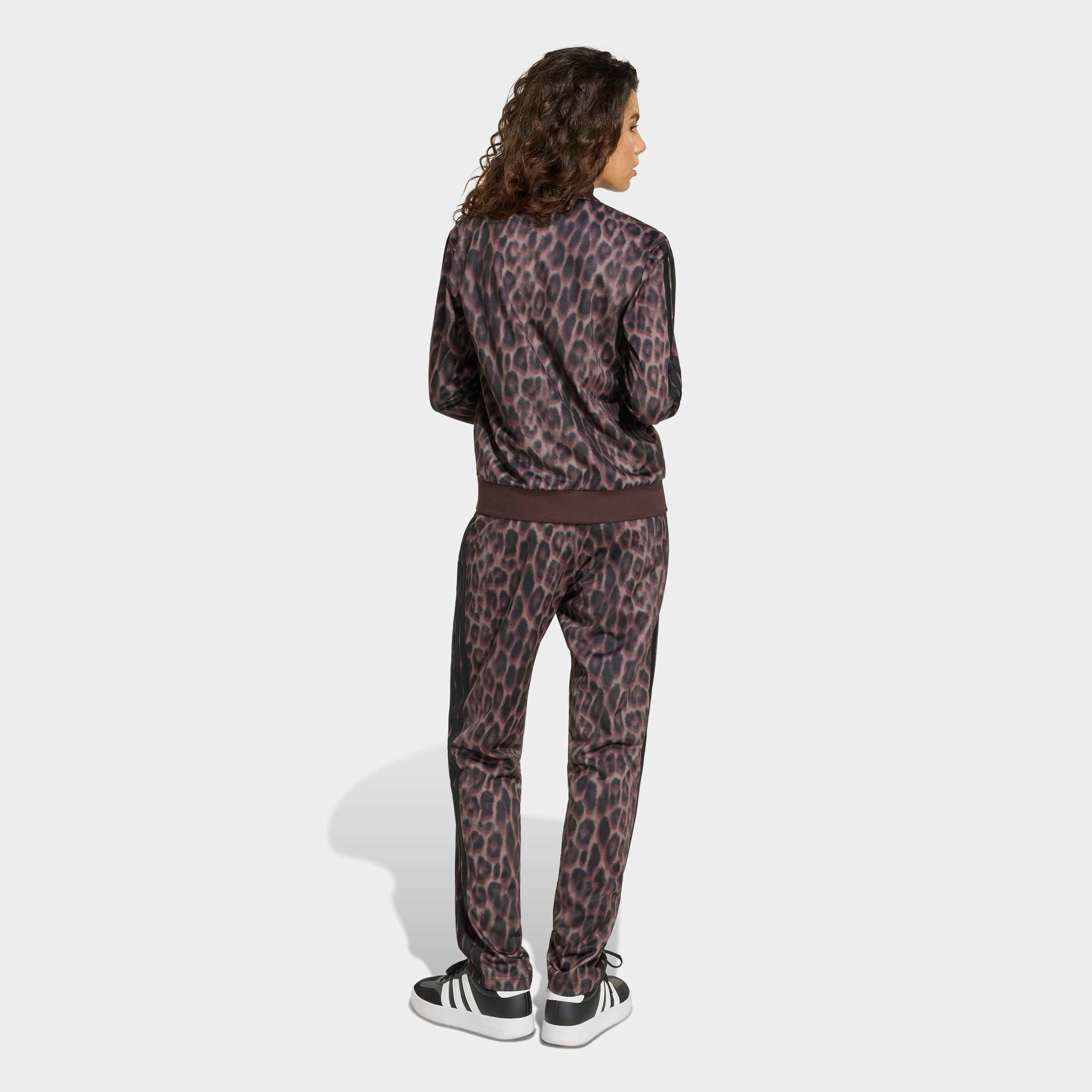 adidas Sportswear Trainingsanzug »ESSENTIALS 3-STREIFEN ANIMAL AOP« 2 tlg. mit durchgehendem Reissverschluss, mit Stehkragen, mit Allover-Print