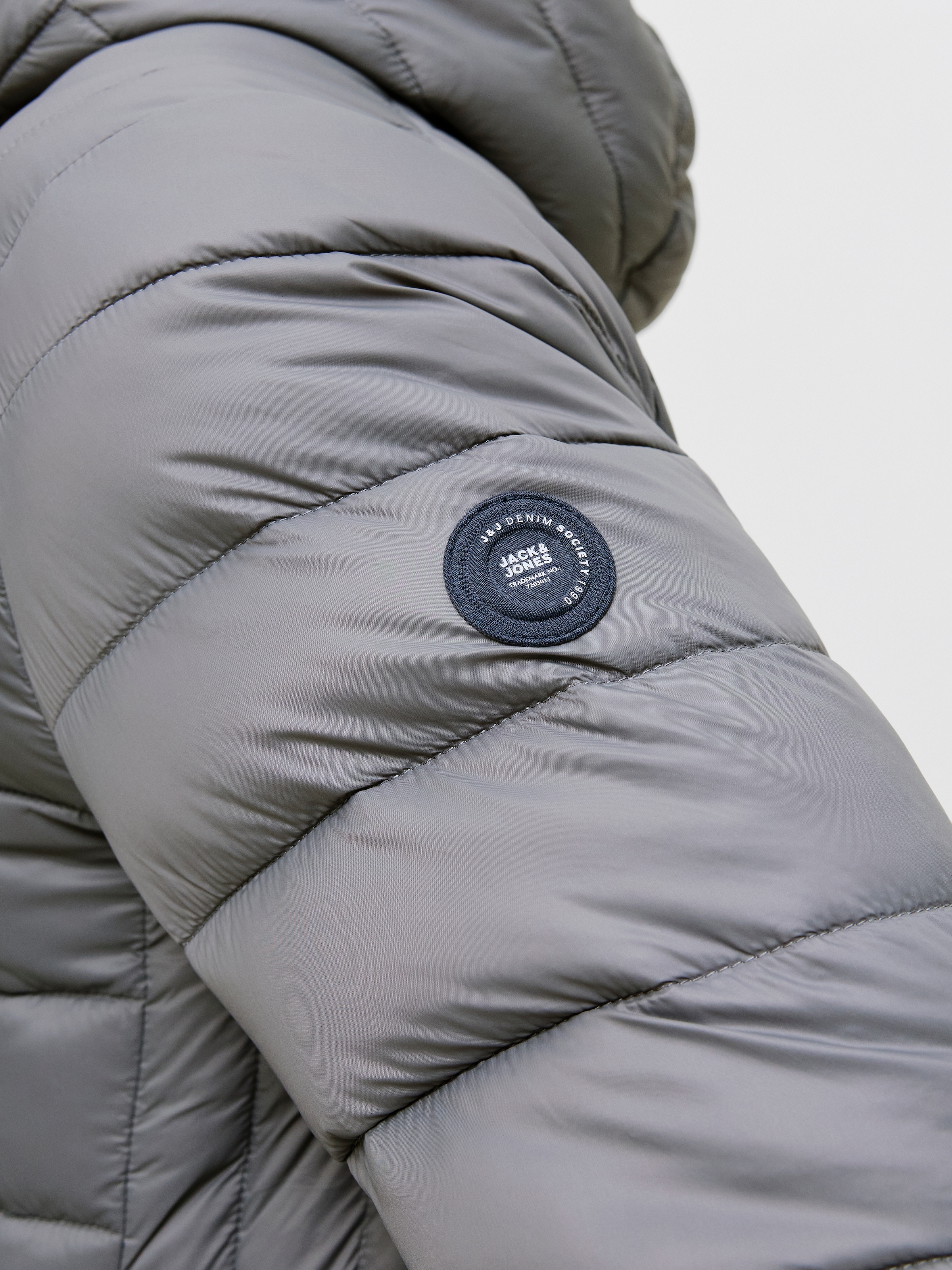 Jack & Jones Steppjacke »JJEBRADLEY LIGHT PUFFER HOOD NOOS« mit Kapuze