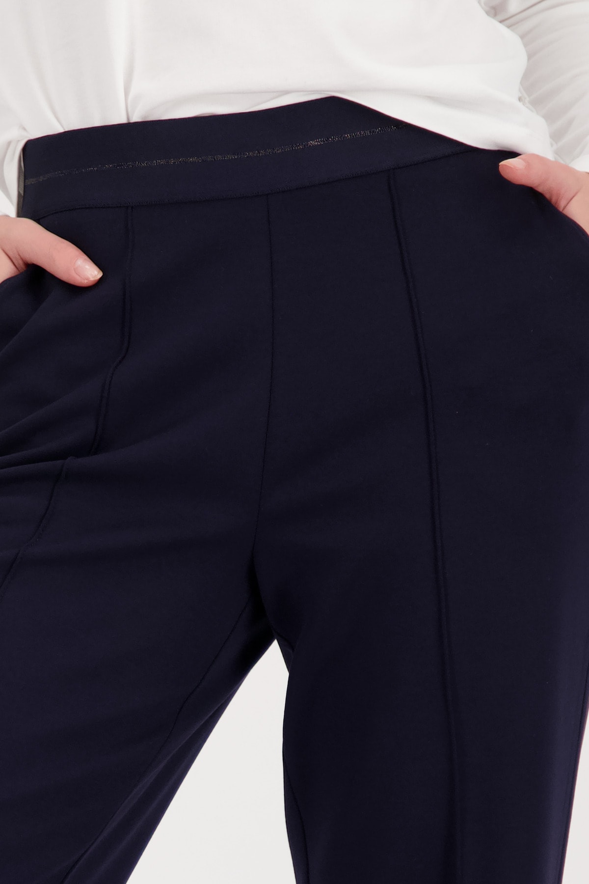 Monari Pantalon de jogging »Basic Lurex«  elastischer Bund mit Glitzerstreifen, Straight Fit