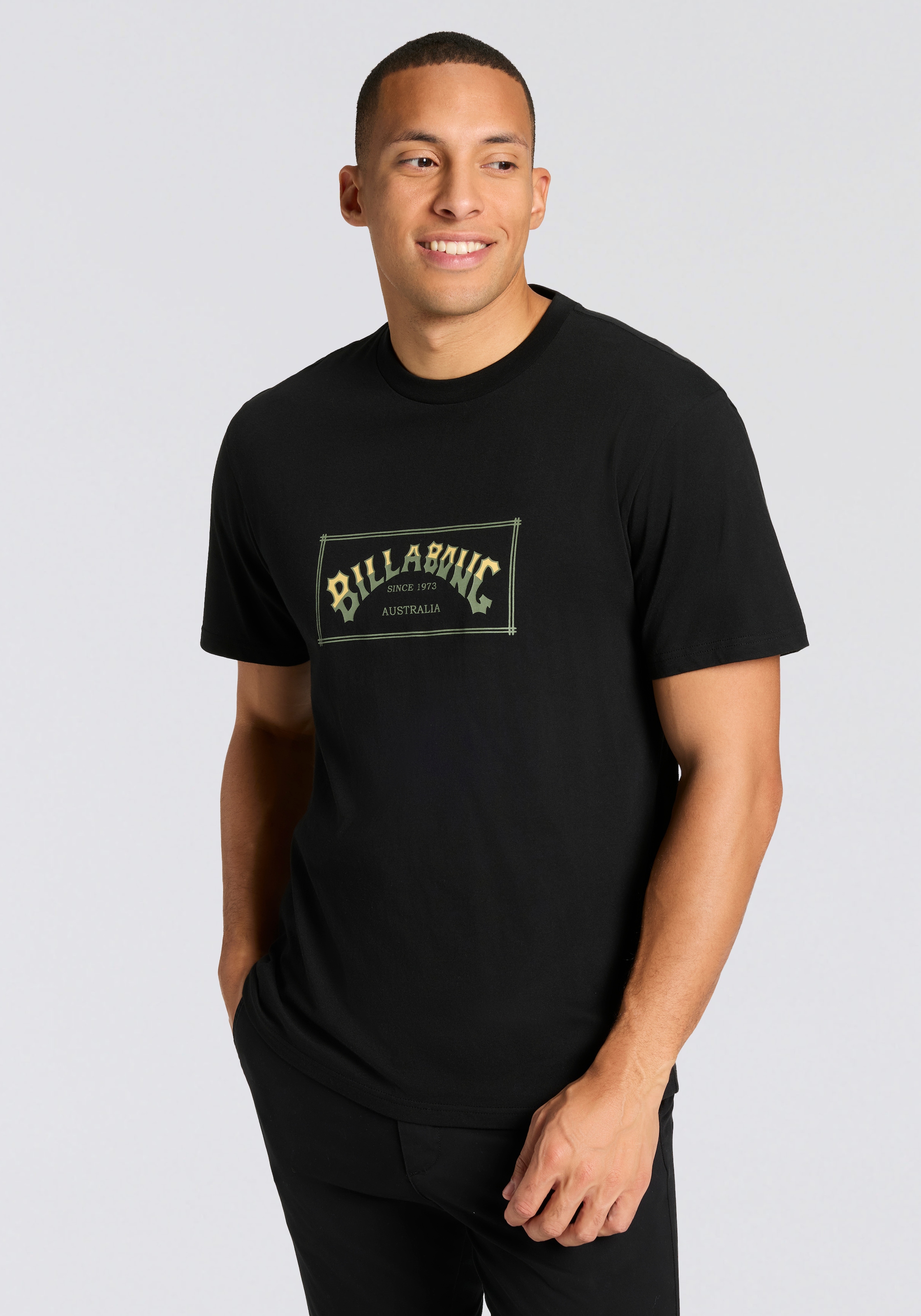 Billabong T-Shirt »SHORT SLEEVETEEPACKYM (AST)« 2 tlg. sportlicher Stil, Kurzarm-Design, aus Baumwolle, zweiteiliges Set