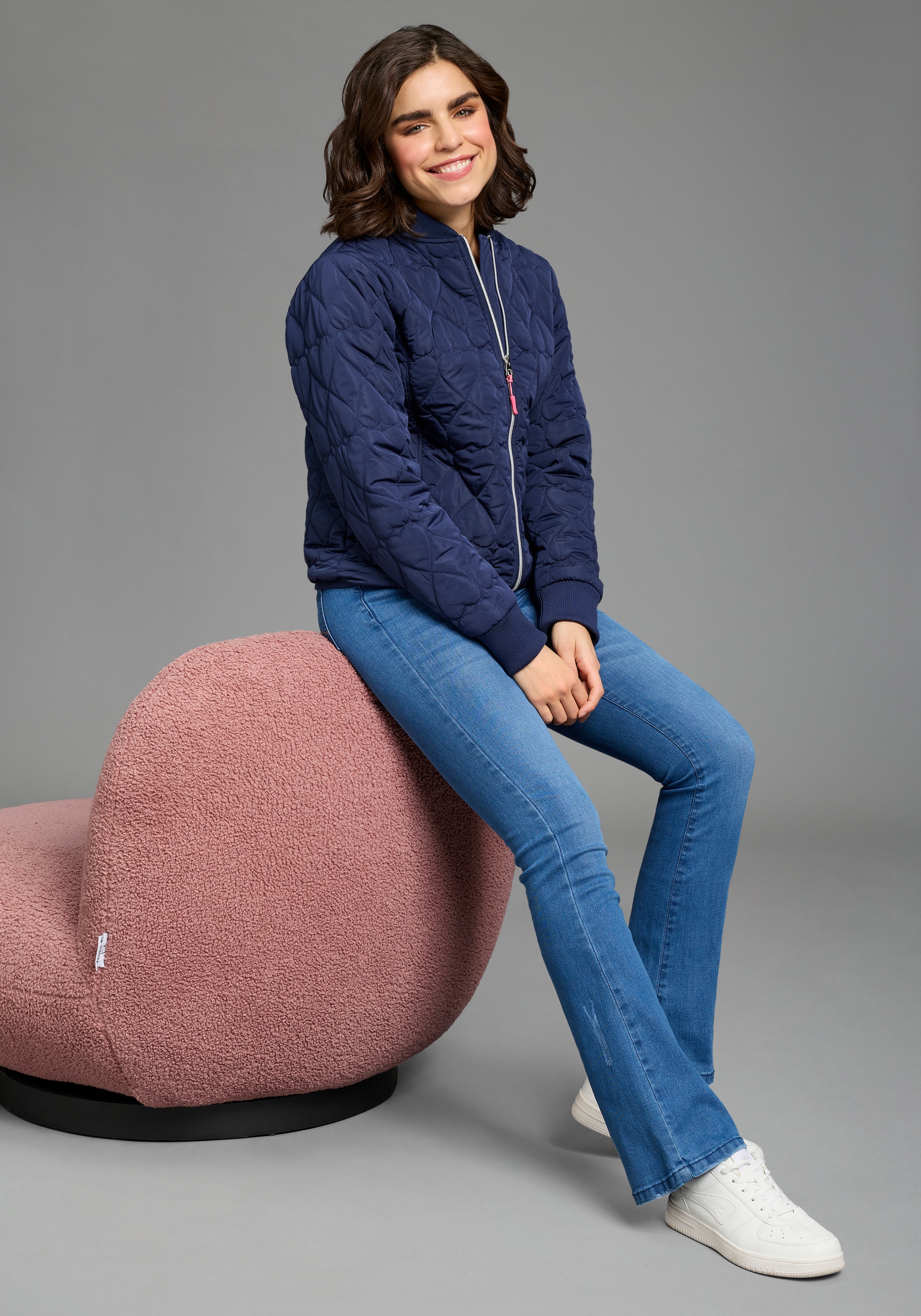 KangaROOS Veste matelassée ohne Kapuze mit gesteppten Herzen, Übergangsjacke