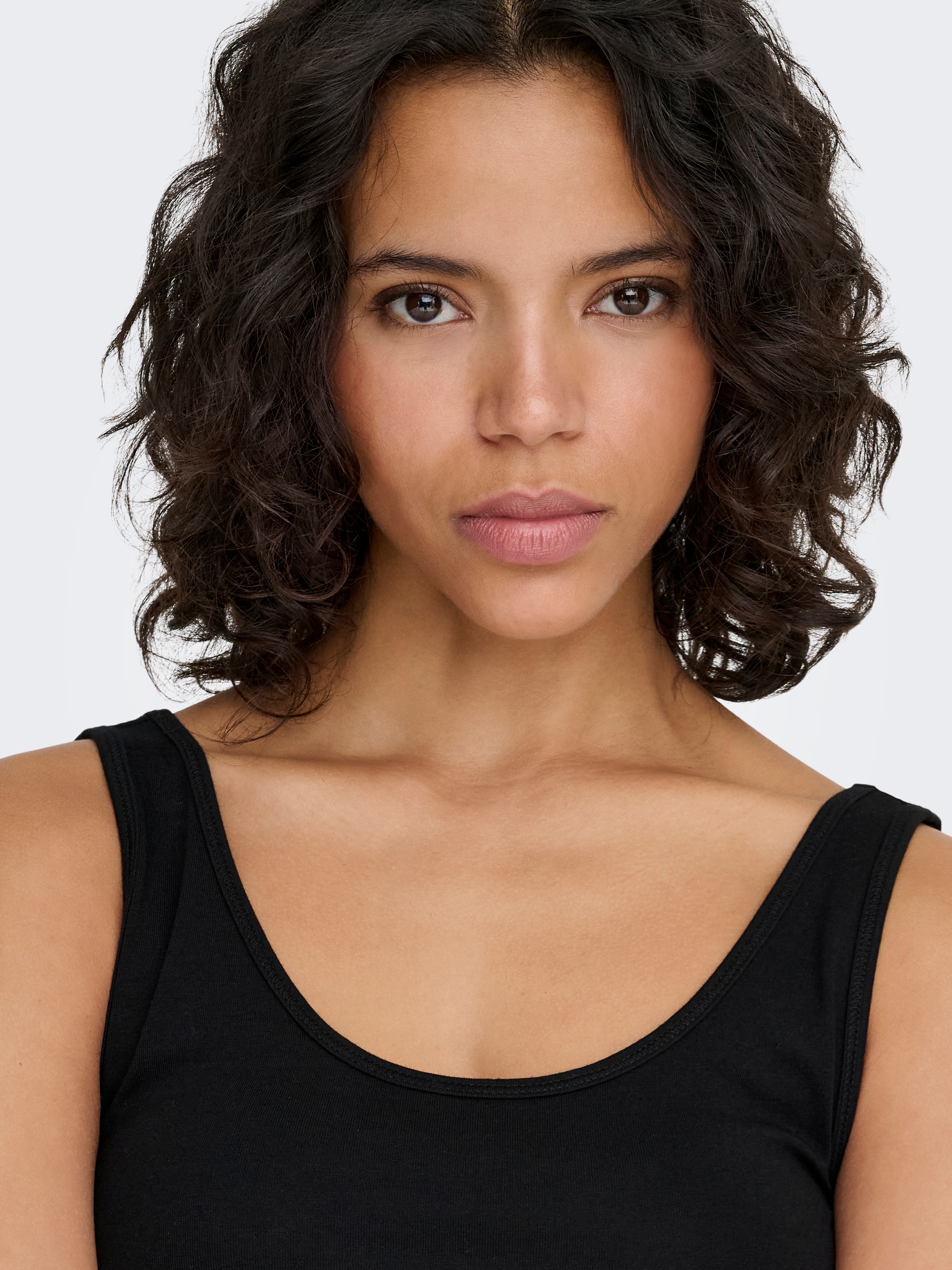 ONLY Longtop »ONLLIVE – Tanktop mit figurbetontem Schnitt und Stretch«, unifarben, modisch, sehr figurbetont, Baumwollmischung, Rundhals
