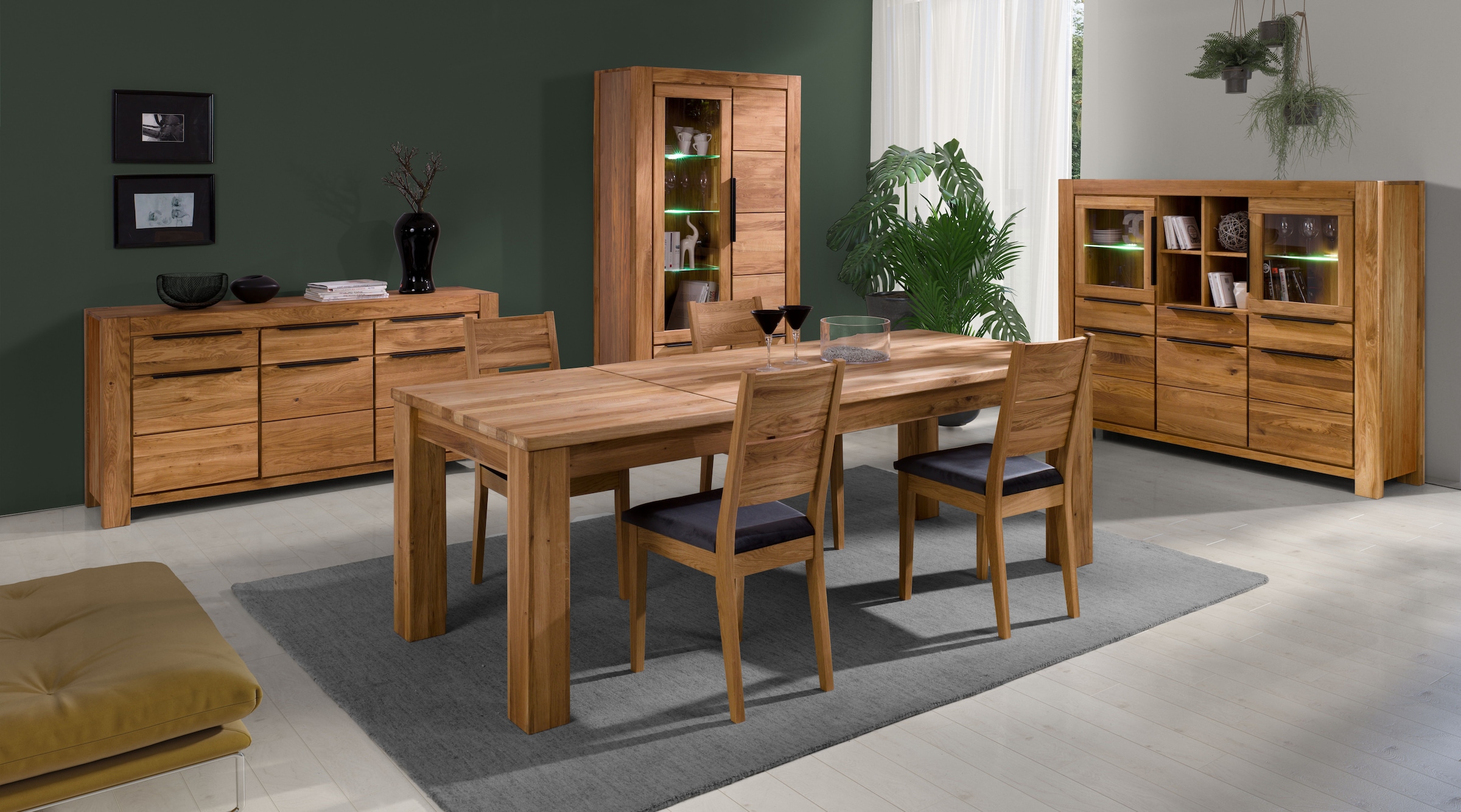 Home affaire Buffet haut mit stylischen Schwarzen Akzenten, 3 Schubladen, 14 Fächer.