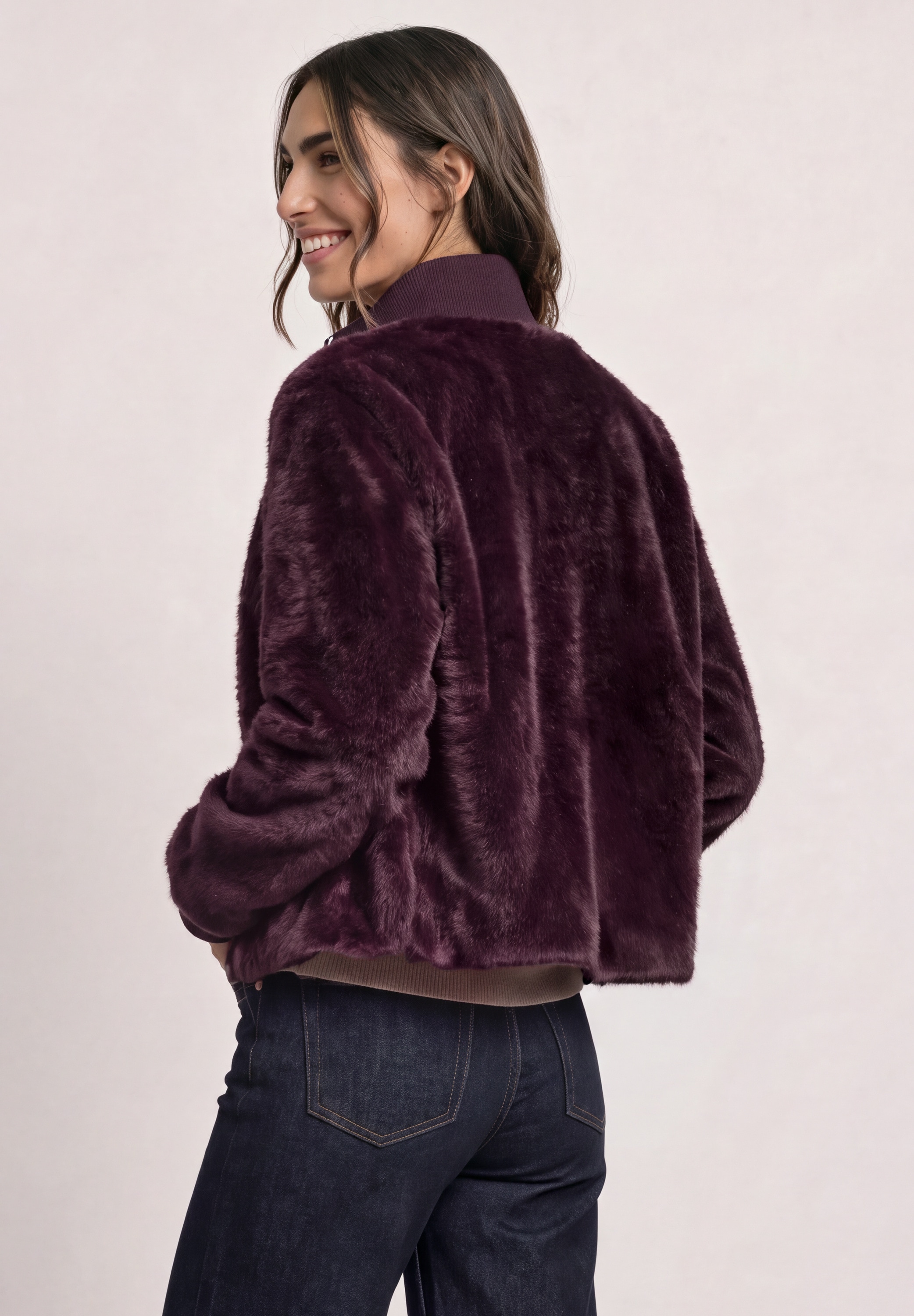 STREET ONE Blouson sans capuche Blouson en fausse fourrure avec détails tricotés et effet léopard
