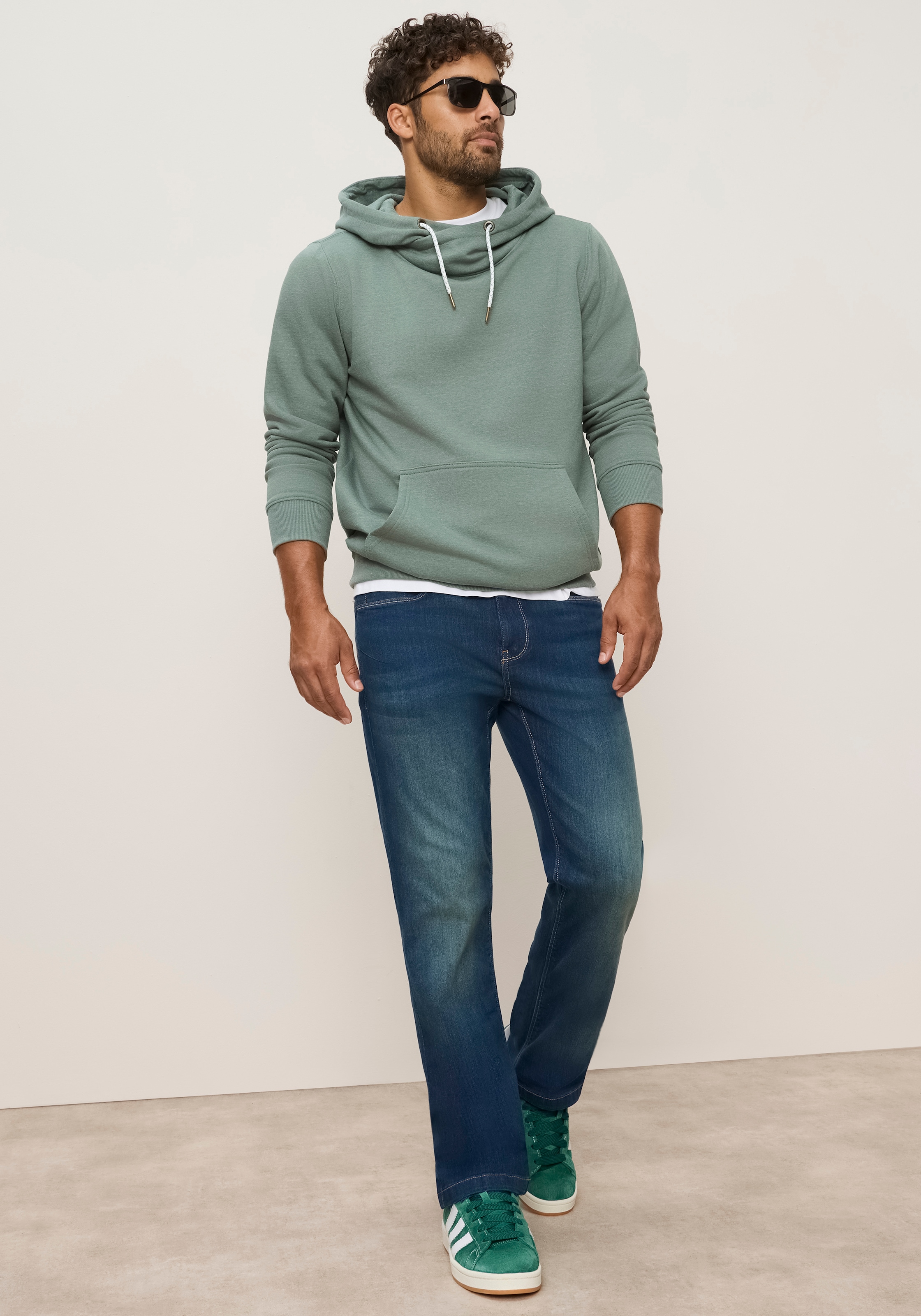 Man's World Sweat à capuche , avec col montant, aussi en grandes tailles
