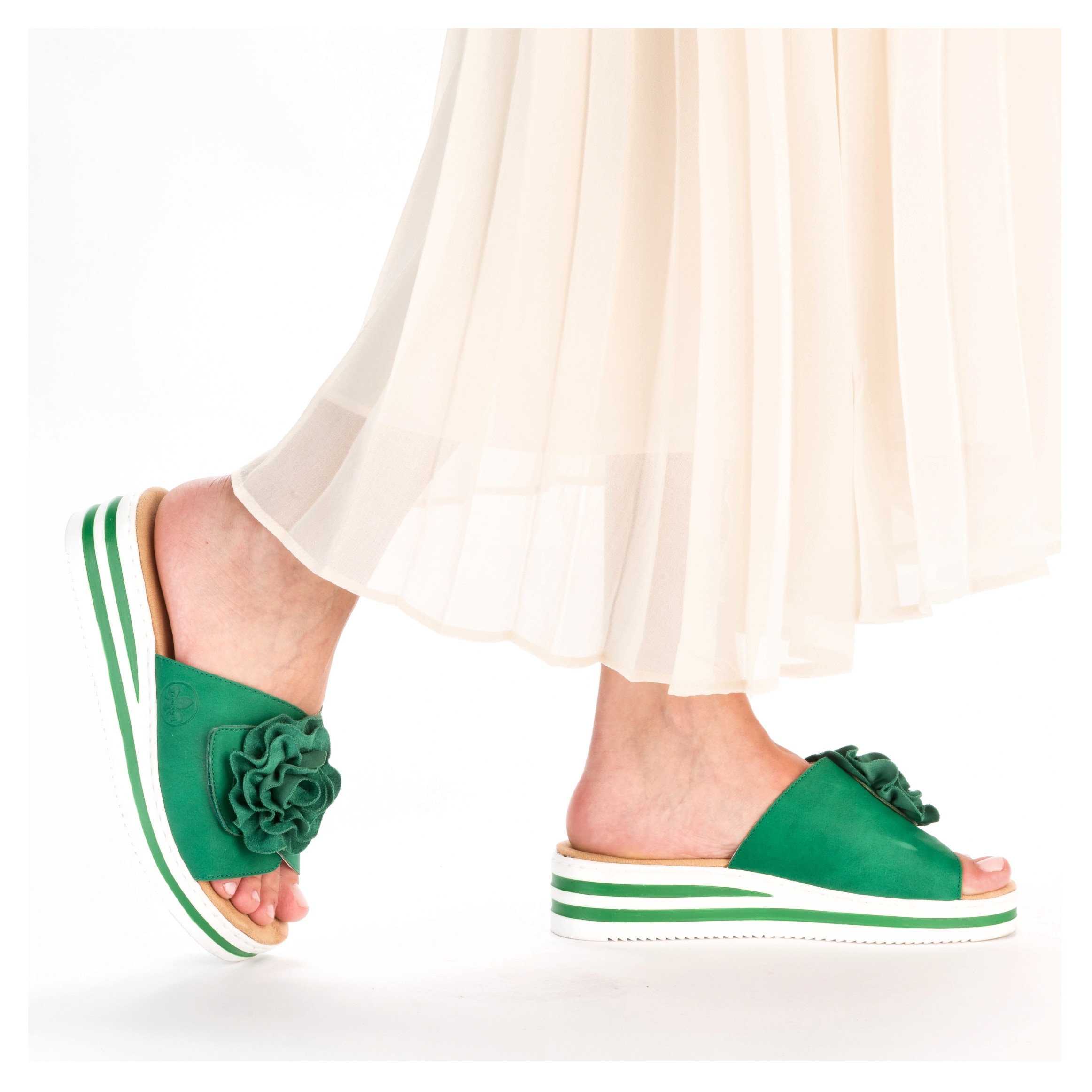 Rieker Pantolette  , Sommerschuh, Poolslide, Strandschuh, Keilabsatz, mit Klettverschluss