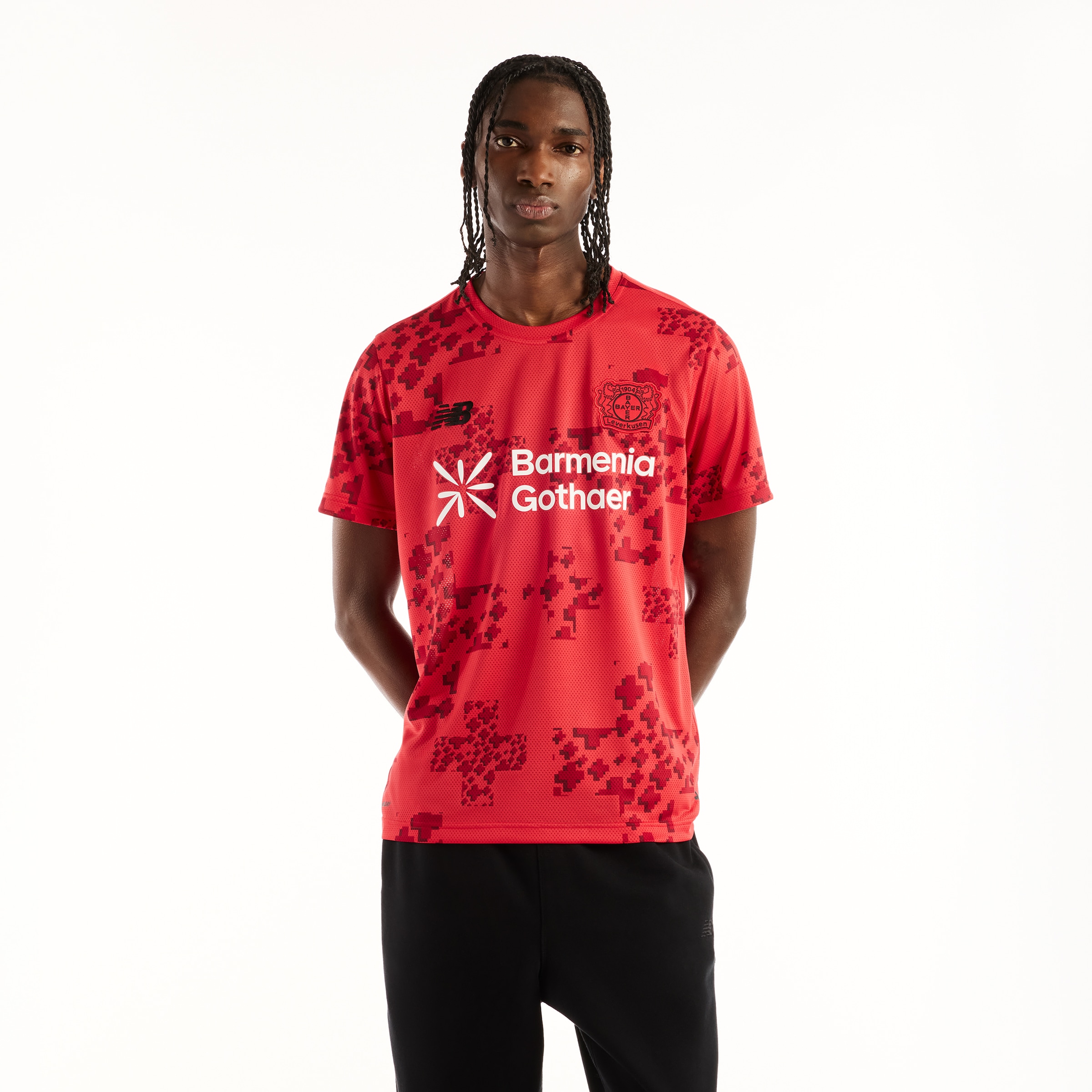 New Balance T-shirt »Bayer 04 26/27 Match Jersey« avec col rond, manches courtes, style sportif