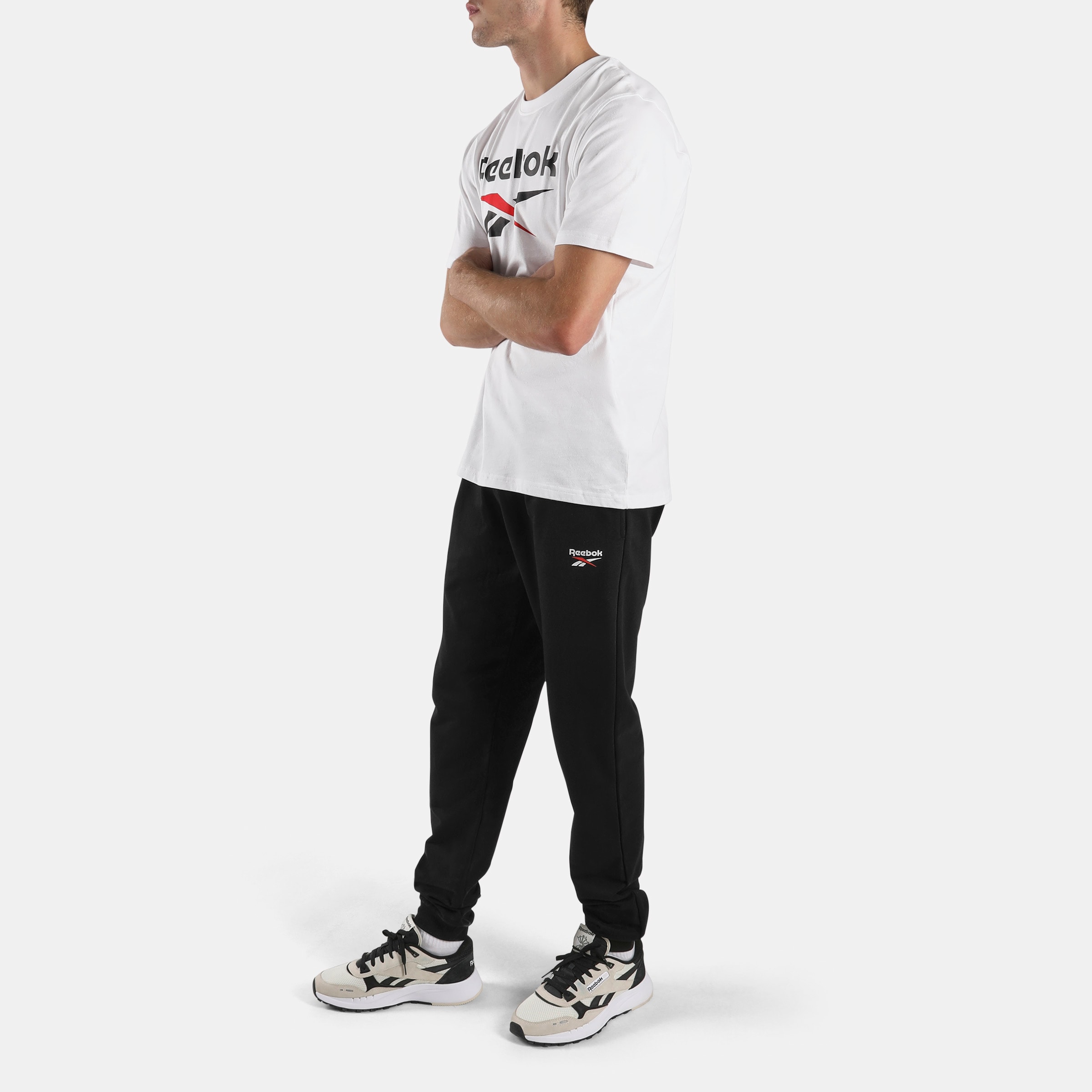 Reebok Pantalon de jogging »ID SMALL LOGO FRENCH TERRY JOGGER PANTS«  convient aux adultes, en coton, disponible en tailles S à XXL