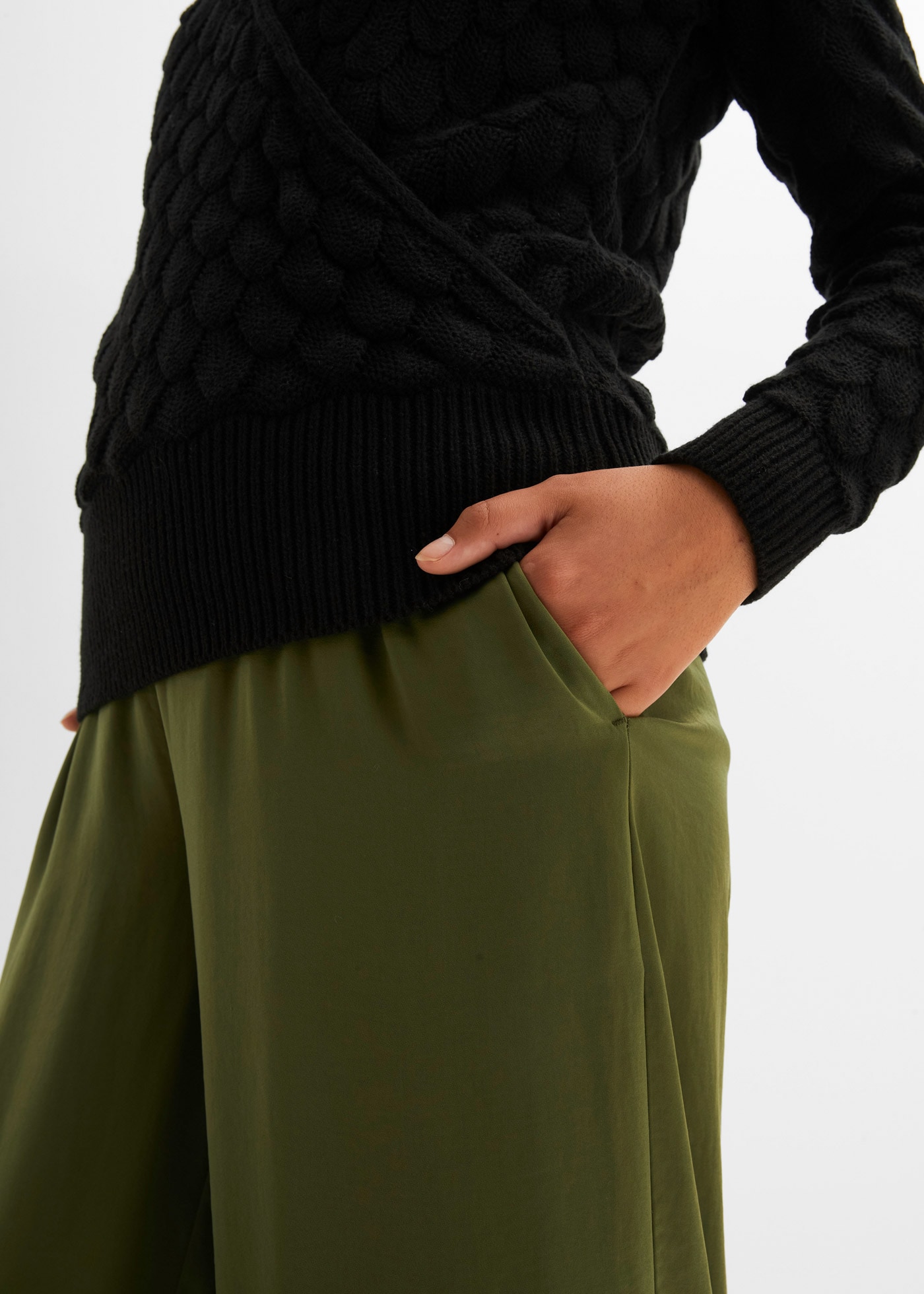 bonprix Pull en tricot aus Polyacryl, mit Wickeloptik, mit Ajour-Strick, lockere Passform