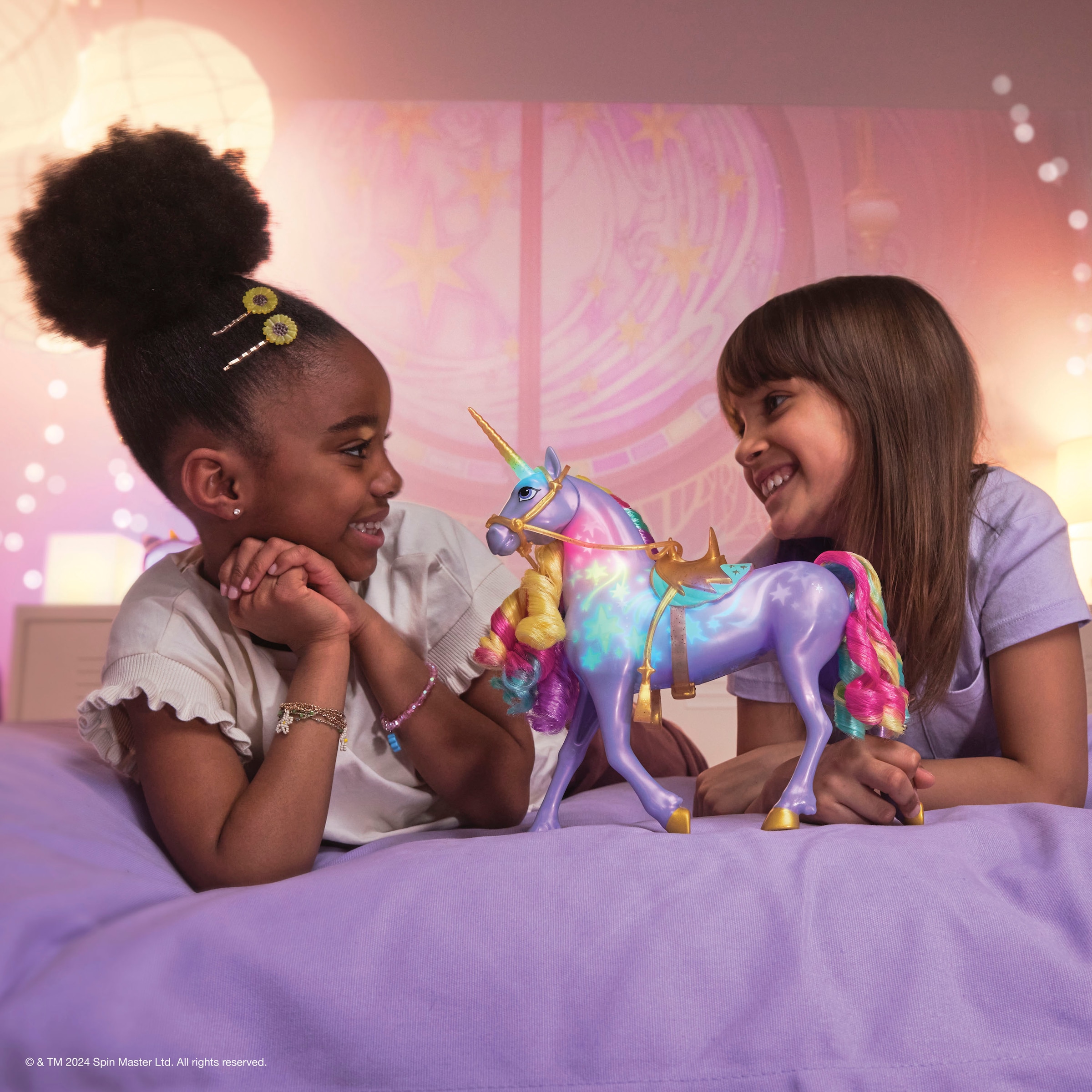 Spin Master Anziehpuppe »Unicorn Academy - Interactive Rainbow Light-Up Wildstar« mit Leuchteffekt