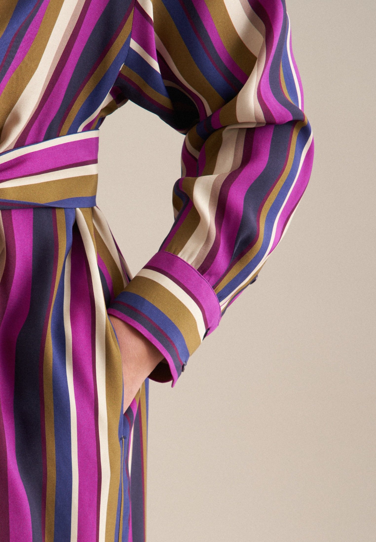 seidensticker Sommerkleid »Schwarze Rose« Langarm Kragen Druck