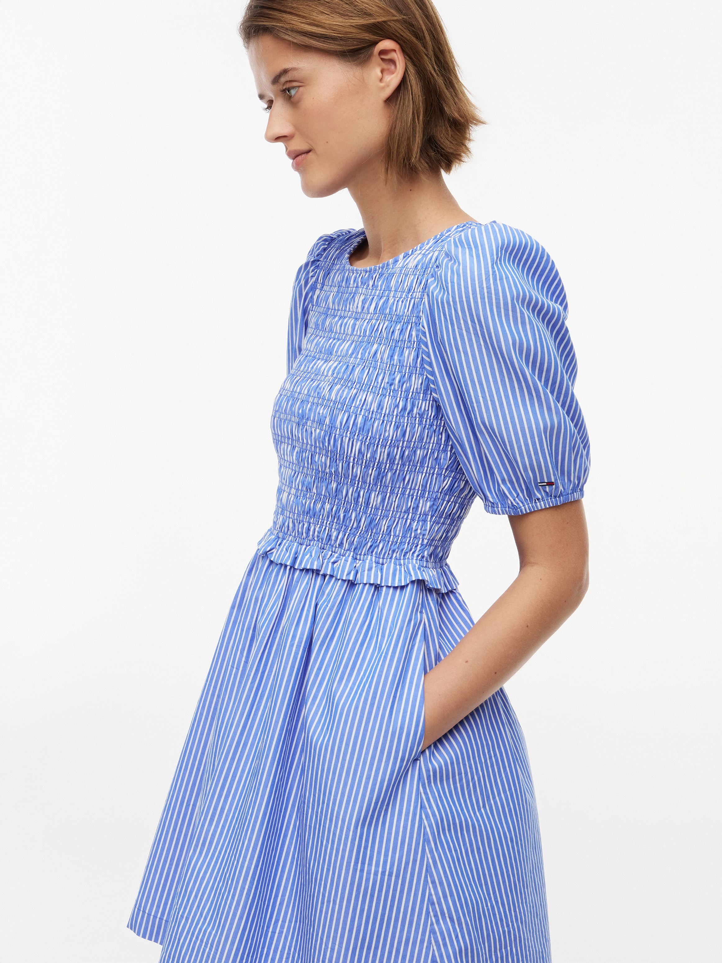 Tommy Jeans Mini-robe »TJW POPLIN SMOCK MINI DRESS EXT« Coton, manches courtes bouffantes, haut smocké