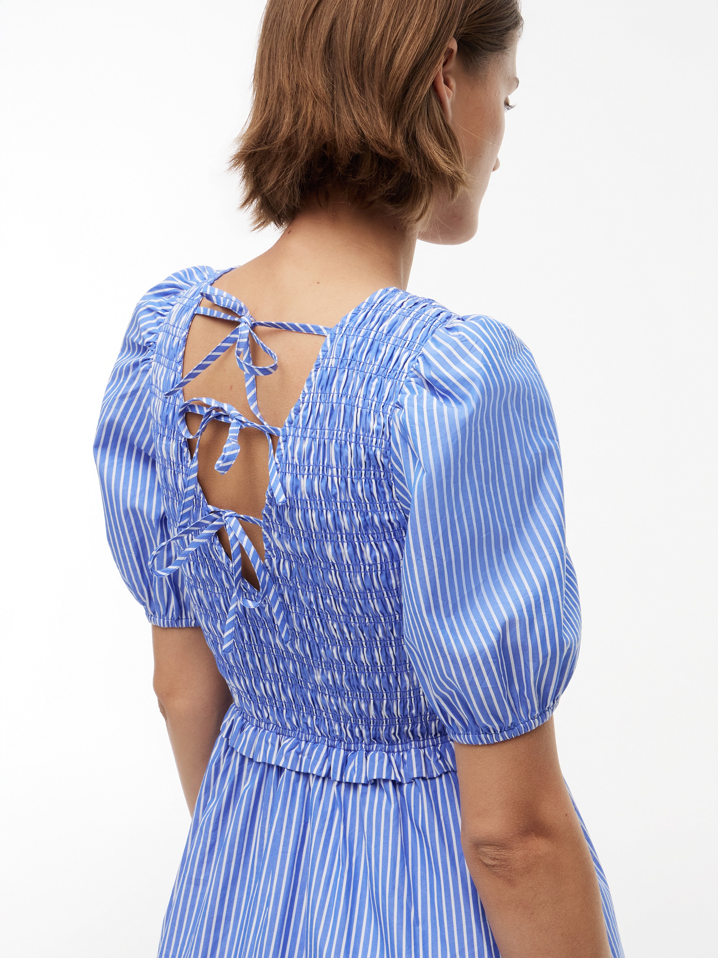 Tommy Jeans Mini-robe »TJW POPLIN SMOCK MINI DRESS EXT« Coton, manches courtes bouffantes, haut smocké