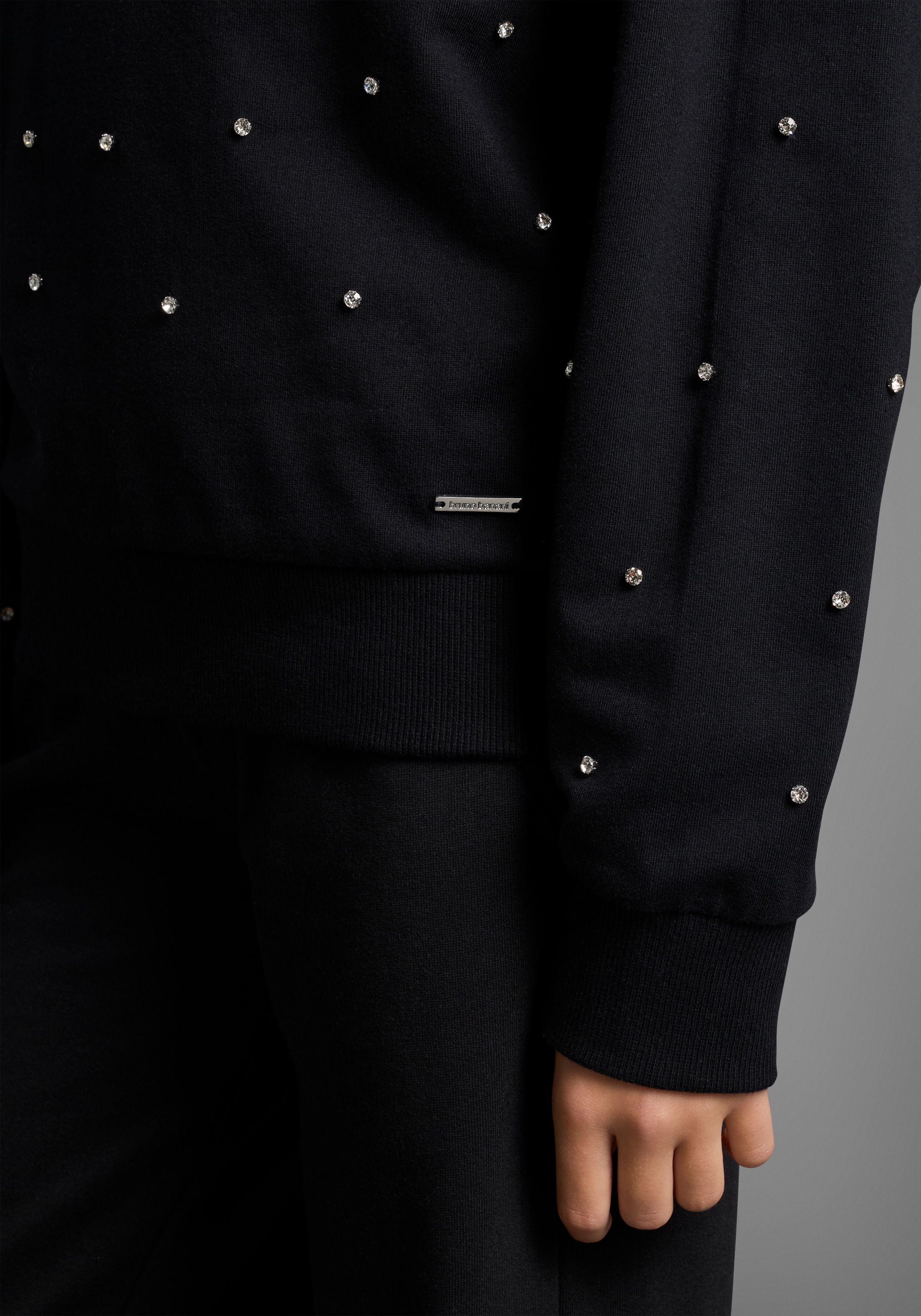 Bruno Banani Sweatshirt »Kurzes Sweatshirt mit Strass-Steinen«, NEU! BRUNO BANANI für TEENS. Trendiges Shirt mit Strass-Steinen
