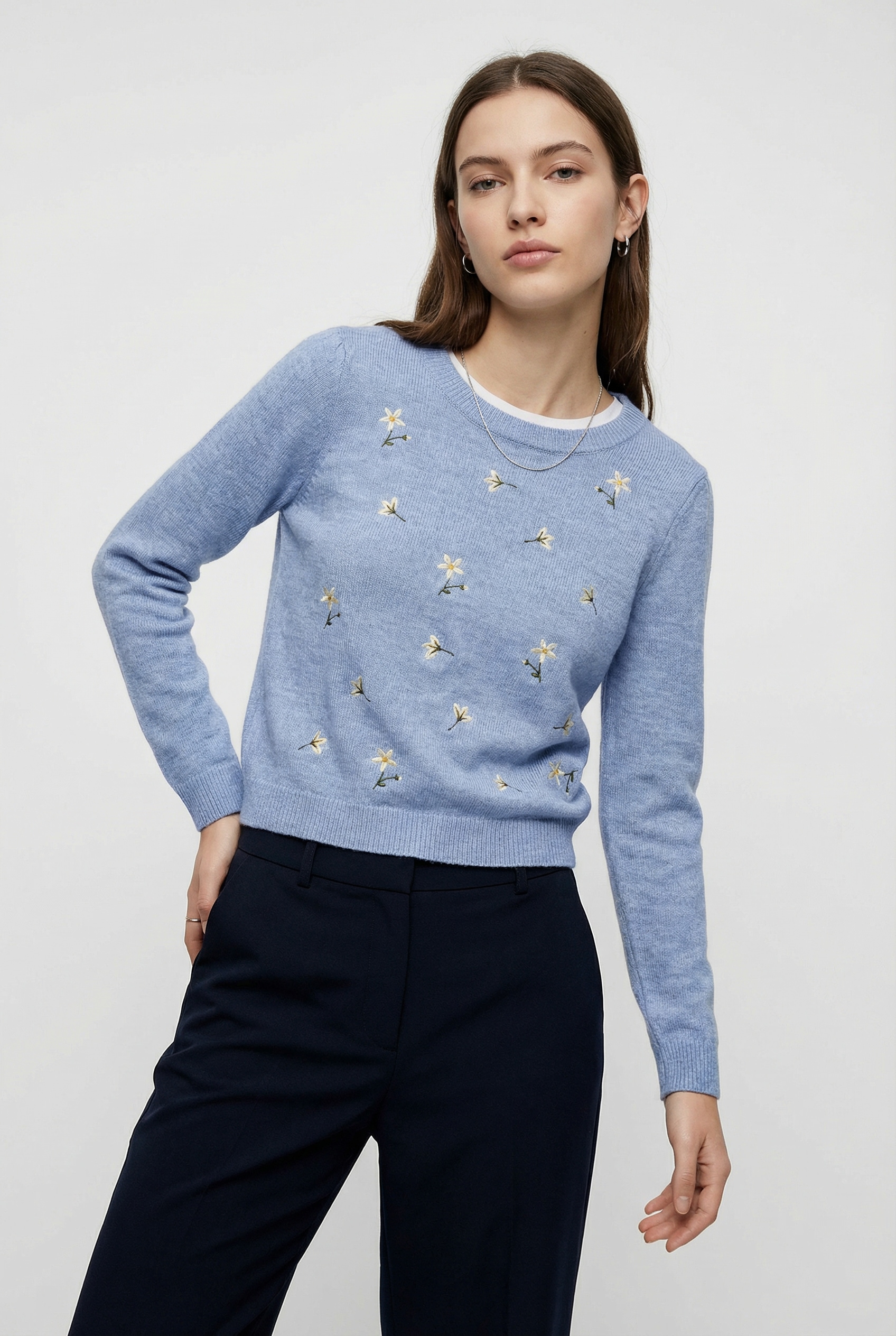 Vero Moda Pull en laine »VMFIORELLA EMB LS O-NECK SHORT PULL BOO« avec broderie florale