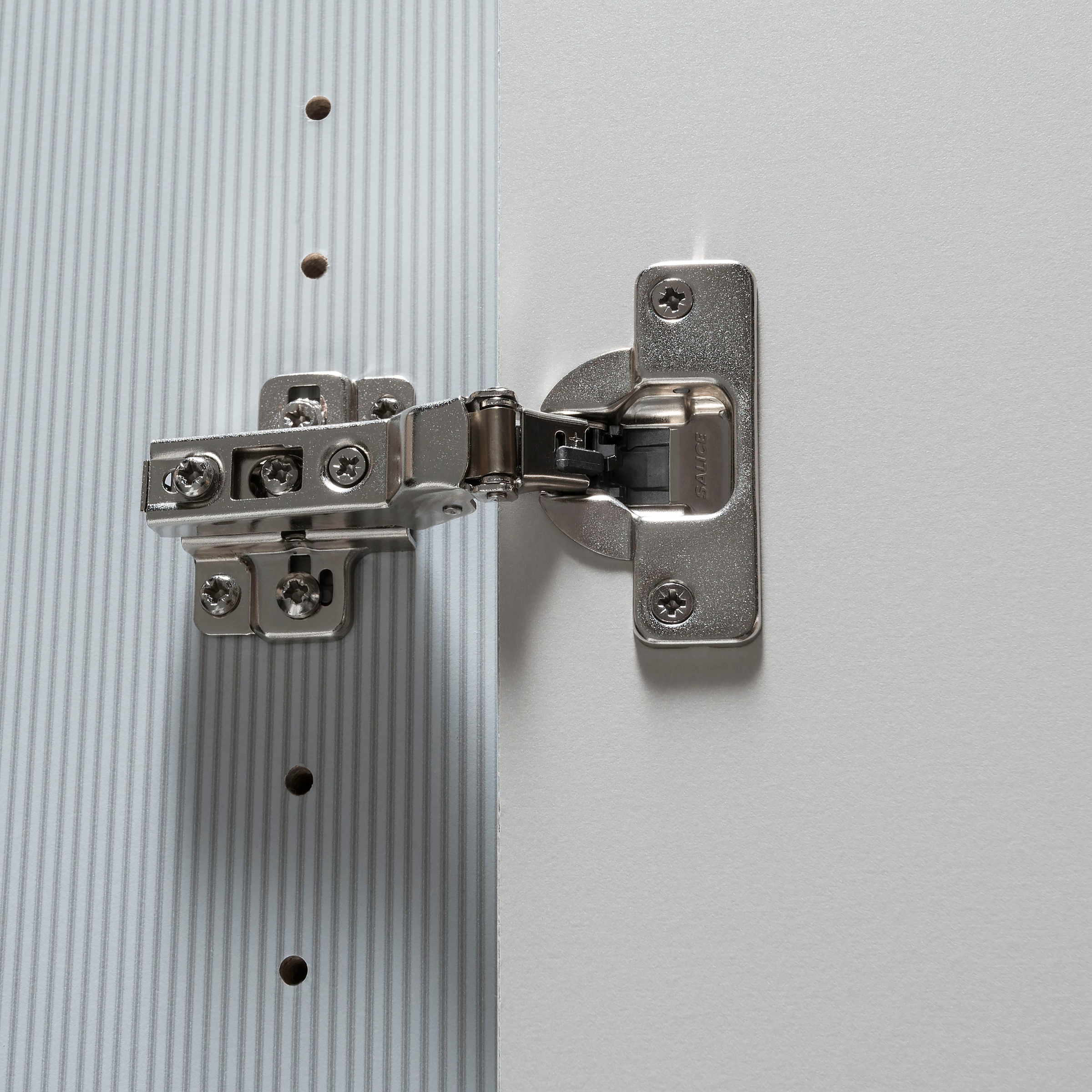 WIEMANN Drehtürenschrank »Quito« hochwertige Beschläge inkl. Türdämpfung