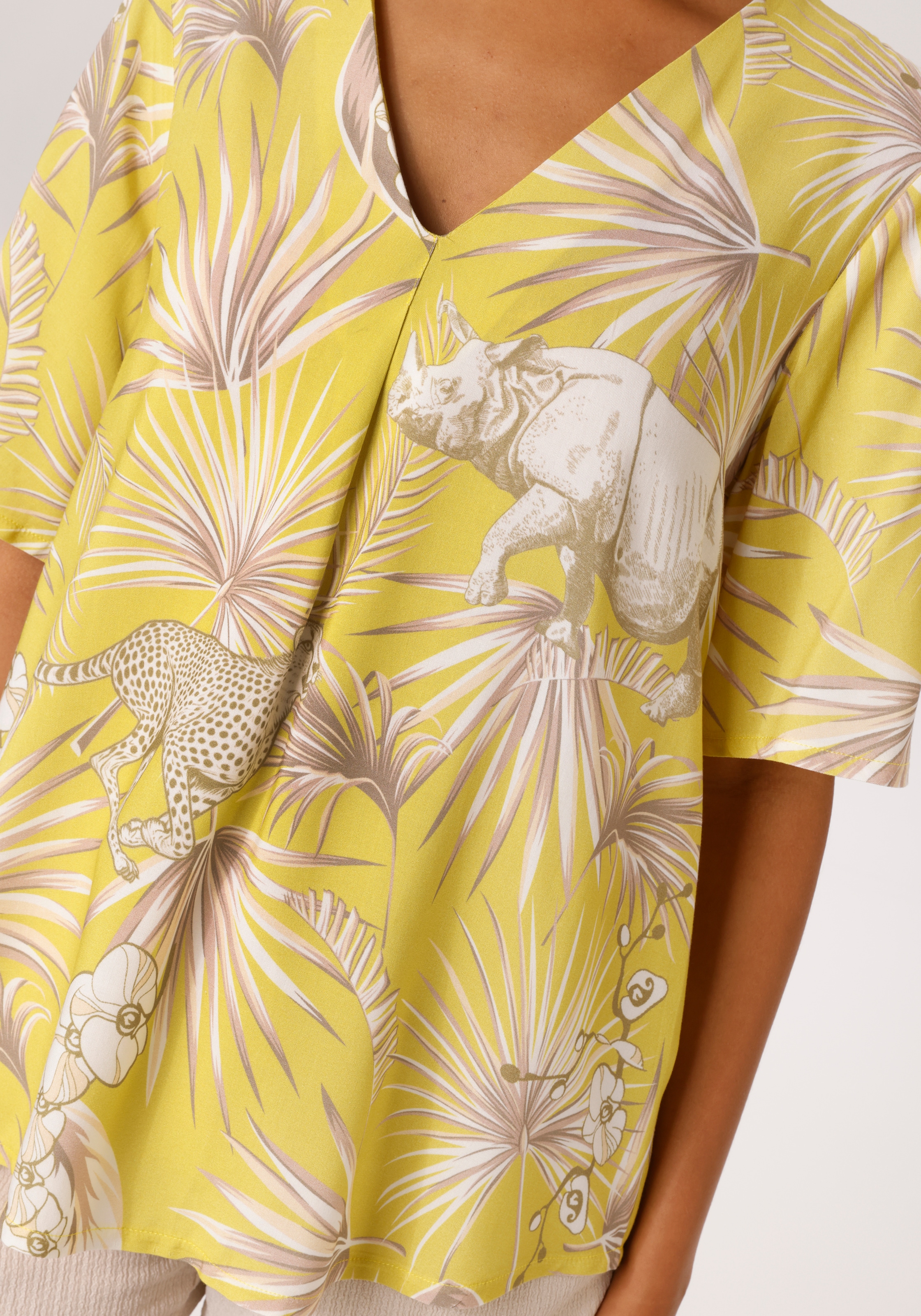 Aniston CASUAL Blouse à enfiler mit Blättern, Nashörnern und Geparden bedruckt - NEUE KOLLEKTION