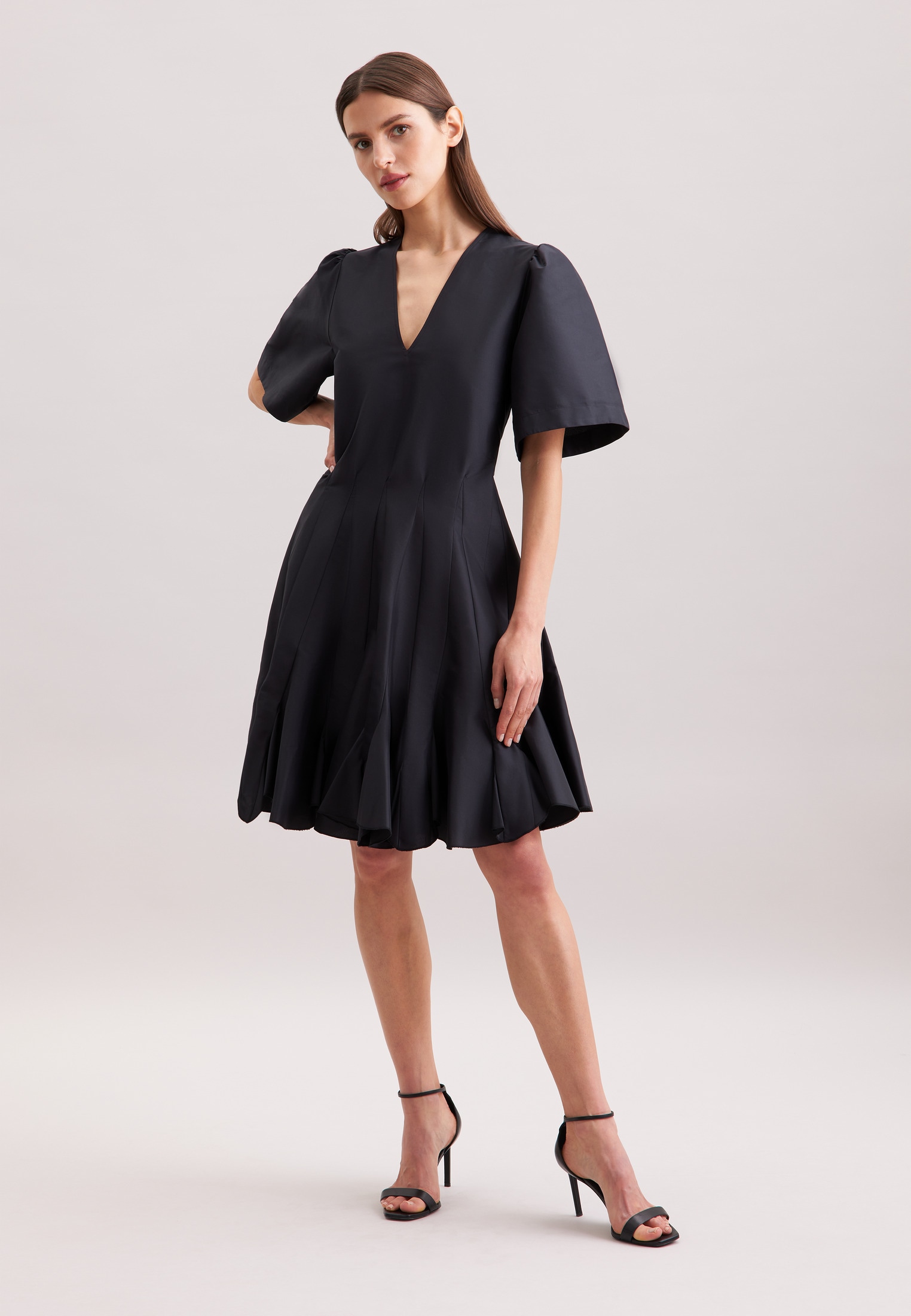 seidensticker Robe d'été »Schwarze Rose« V-Neck Uni