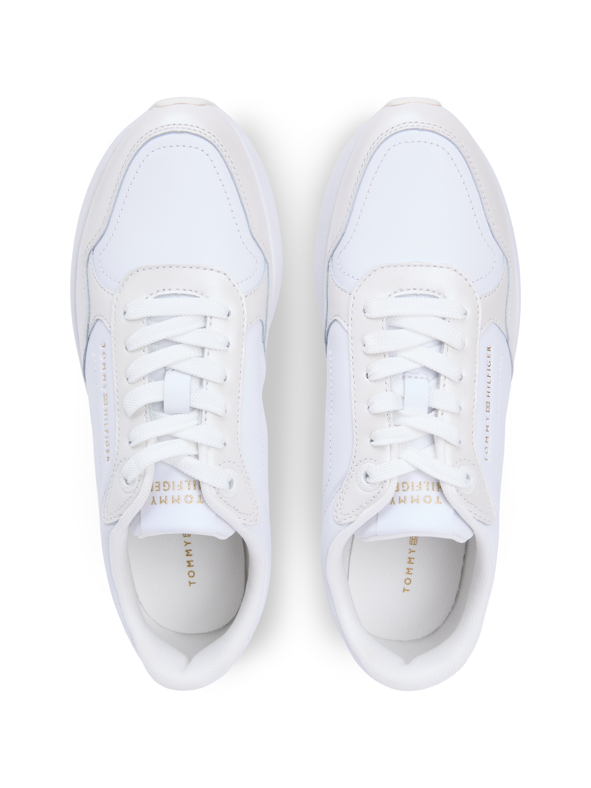 Tommy Hilfiger Baskets à plateforme »TH CHIC EVA RUNNER«  chaussure de loisirs, chaussure basse, chaussure à lacets avec aspect légèrement brillant