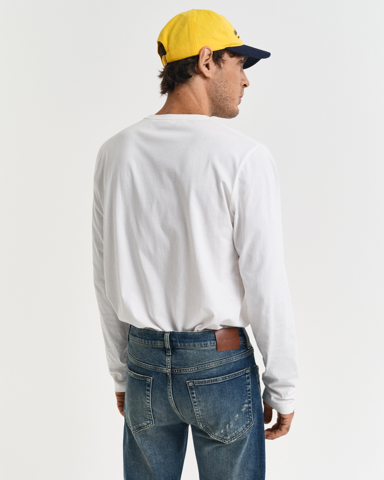 Gant T-shirt à manches longues »REG SHIELD LS T-SHIRT« mit Logostickerei auf der Brust