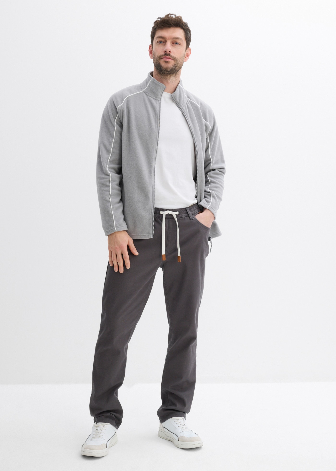 bonprix Pantalon à enfiler  en qualité stretch, avec taille élastique, coupe régulière, style décontracté