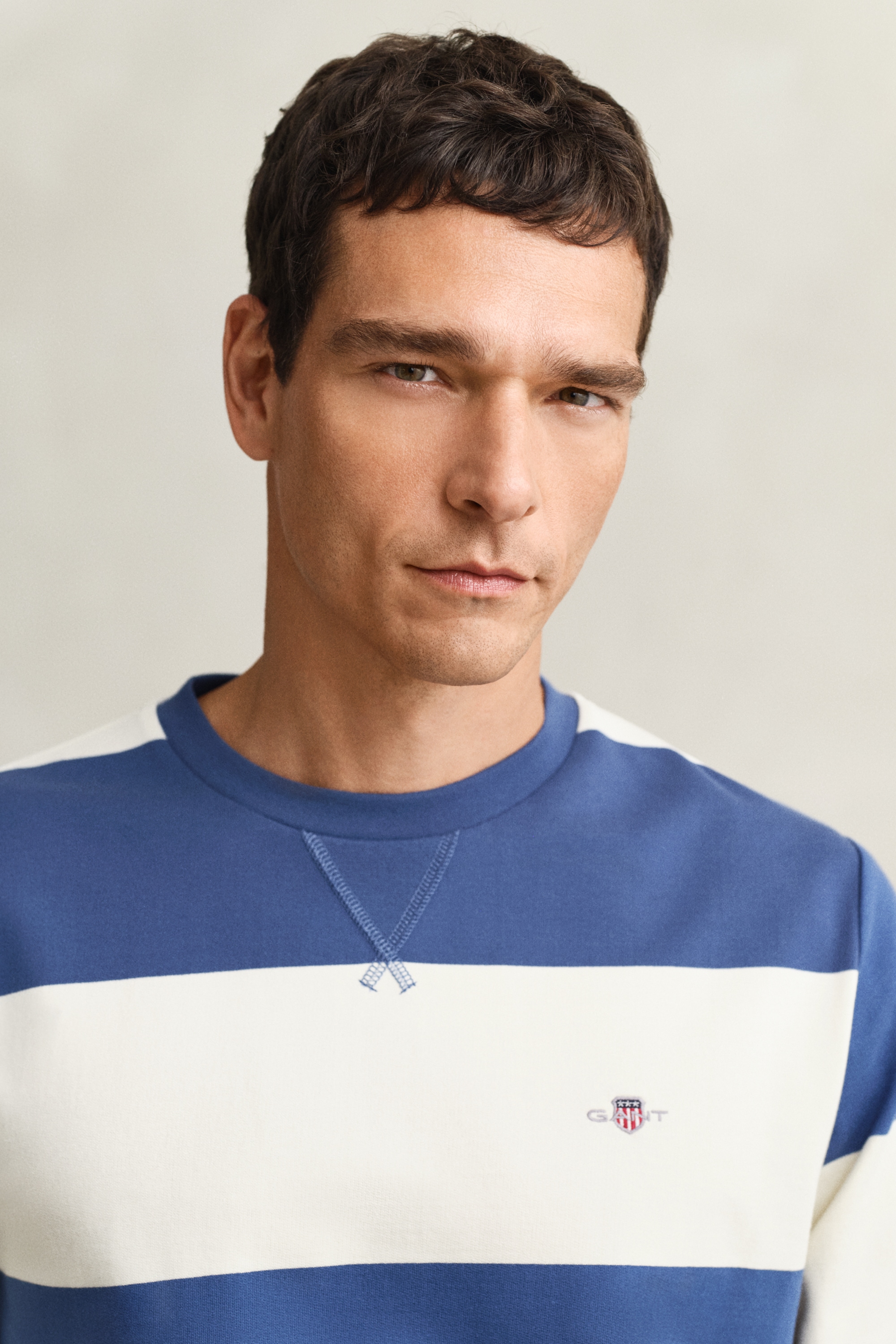 Gant Sweatshirt »STRIPED C-NECK«, mit Rundhals und Logostickerei
