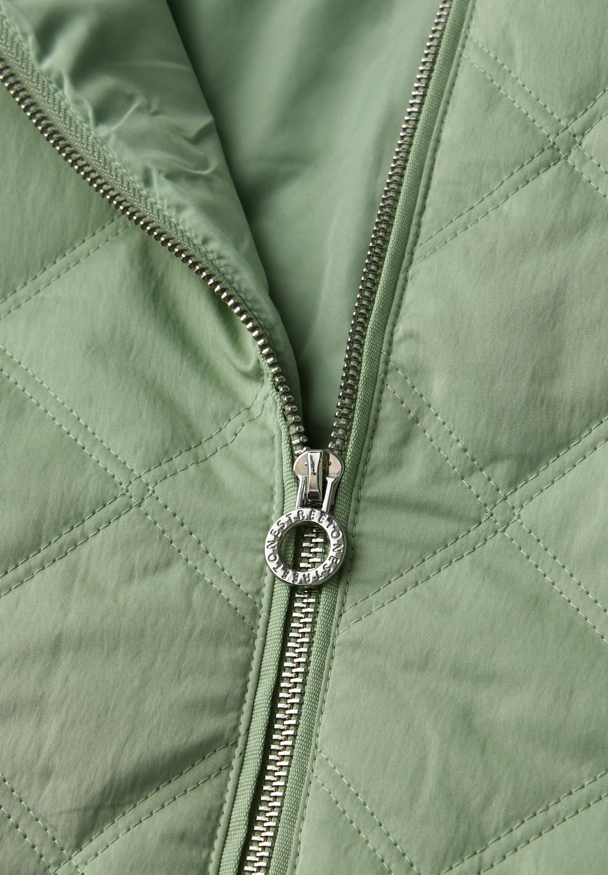 STREET ONE Steppjacke mit Kapuze mit abnehmbarer Kapuze,