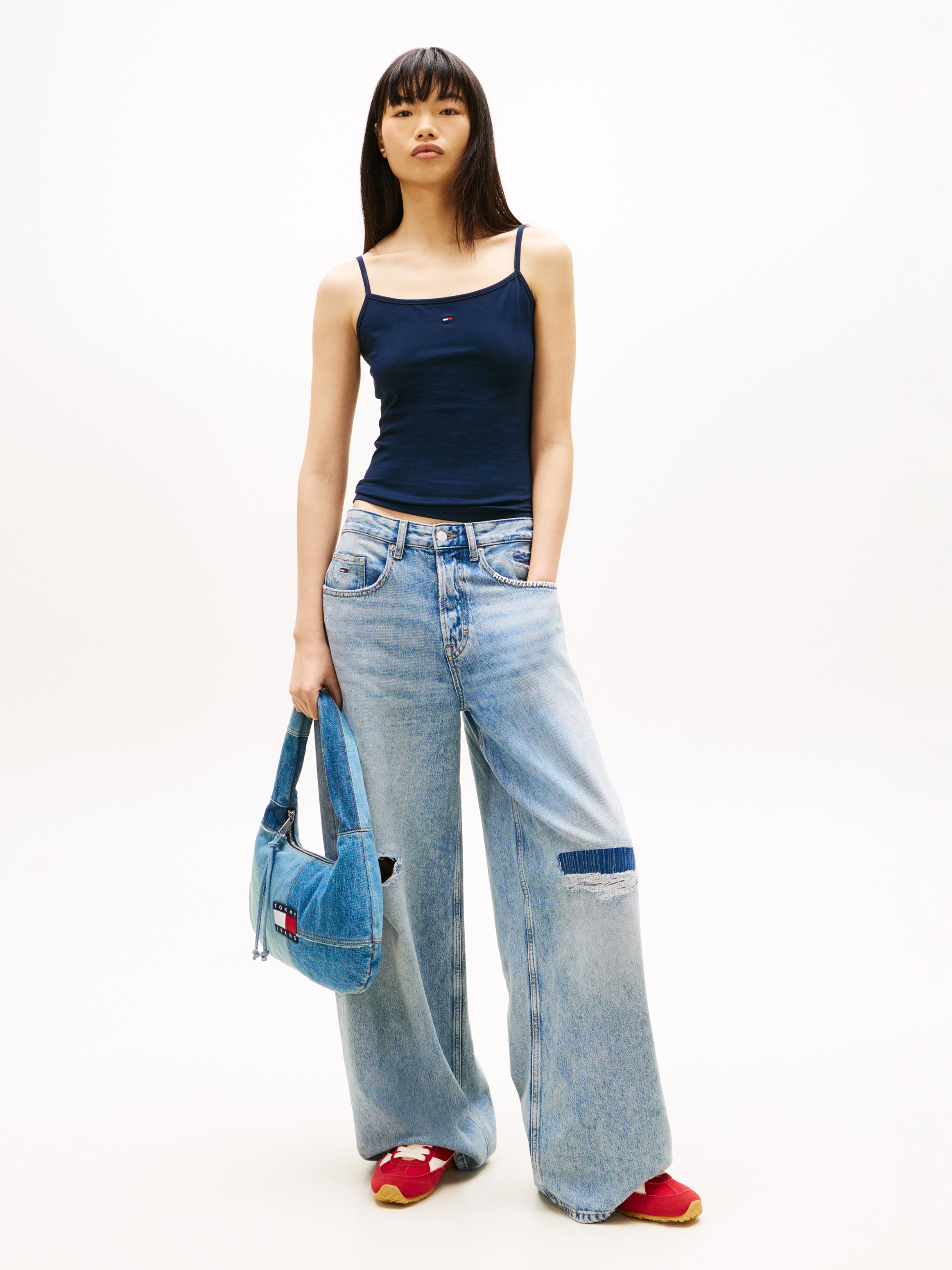Tommy Jeans Spaghettitop »TJW ESSENTIAL STRAP TOP EXT« mit Logostickerei, Slim Fit