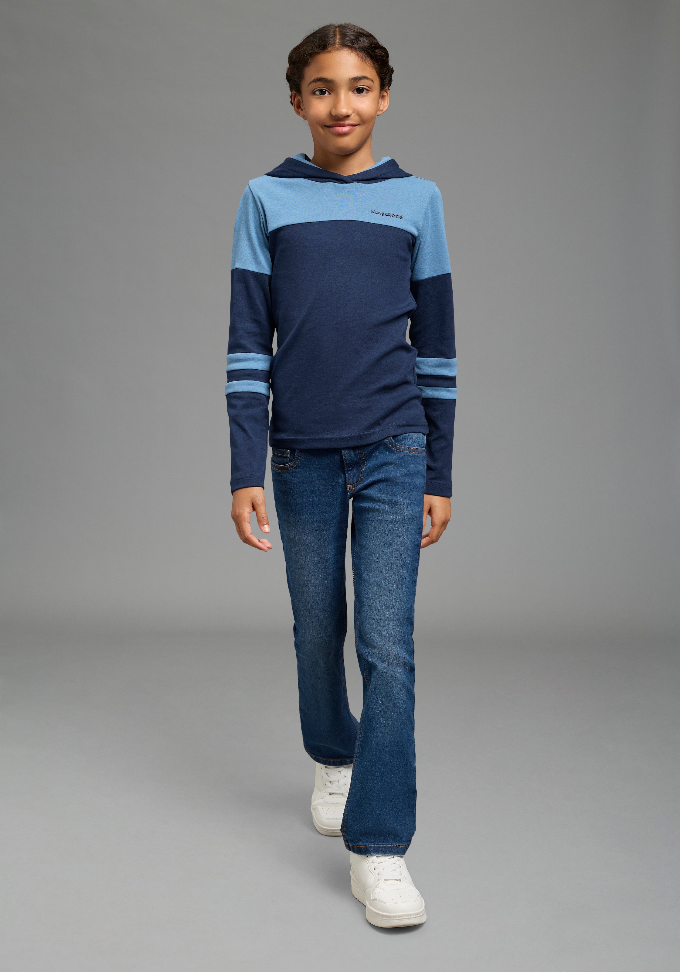 KangaROOS T-shirt à manches longues »KangaROOS Kapuzenshirt in colorblocking Design« T-shirt color block à la coupe ajustée, broderie logo