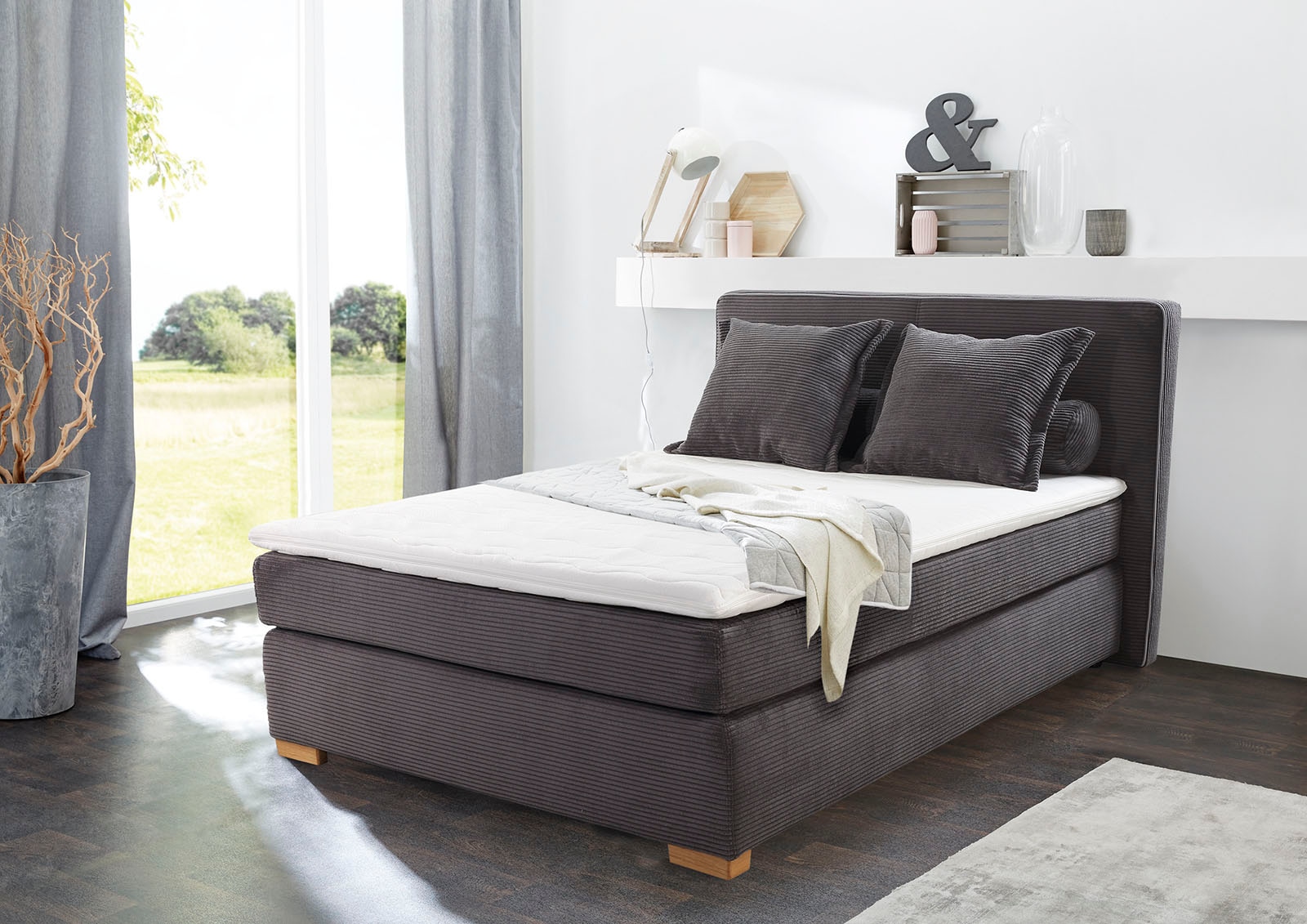 Jockenhöfer Gruppe Lit boxspring »Romy erhältlich in 140 & 180cm Breite« tissu en velours côtelé, matelas TTFK 7 zones, surmatelas KS, pieds en bois massif