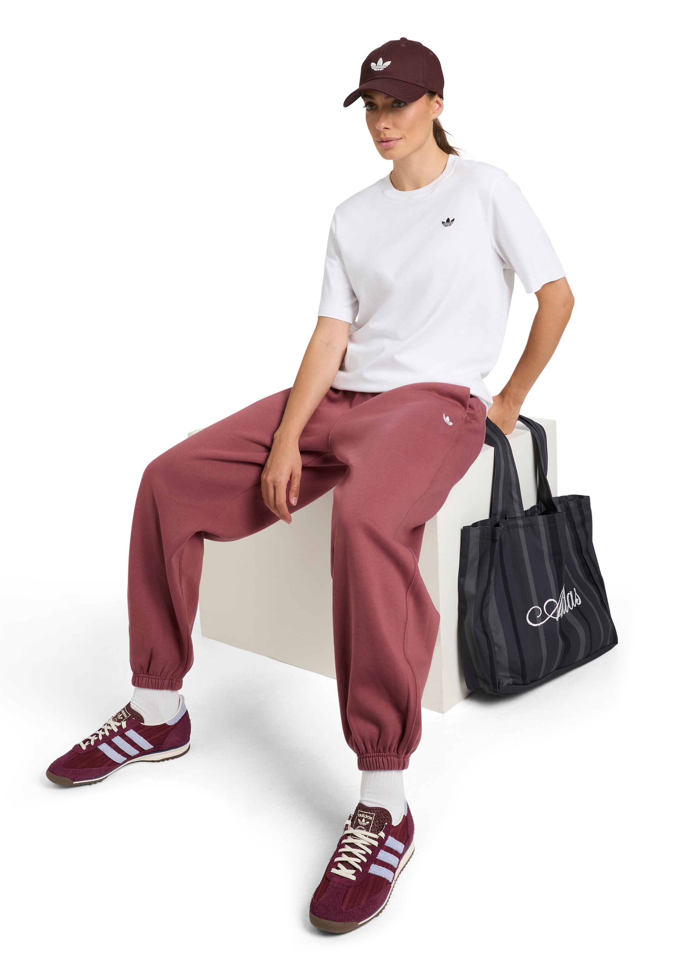 adidas Originals T-shirt »ESSENTIALS, LOCKER GESCHNITTEN« pour adultes, style sportif, manches courtes, sans fermeture